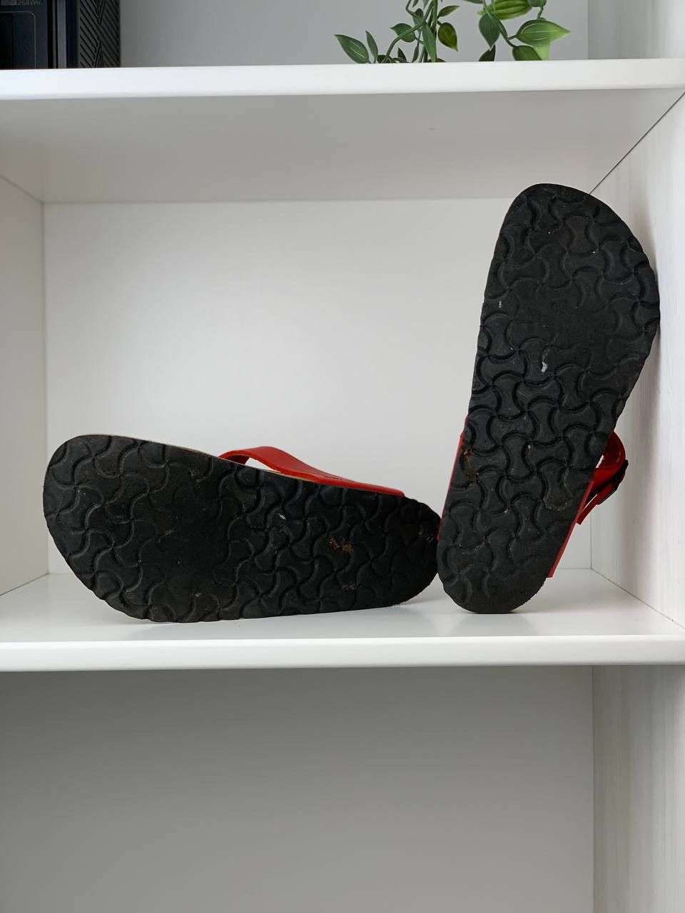 Birkenstock Birkenstock Women Gizeh Old Red Patent Flip Flops Size US 7 / IT 37 - 6 Thumbnail