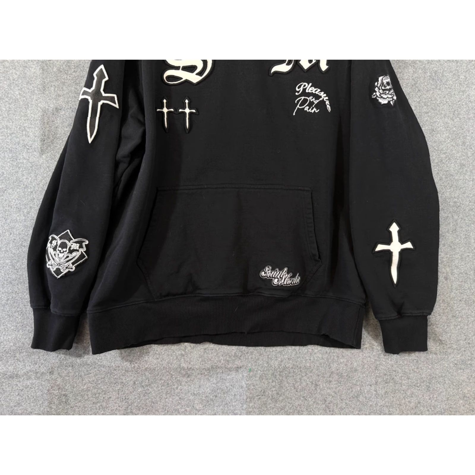 Vintage VINTAGE Saint Morta Graveyard Hooded Sweatshirt Mens 2XL Black Fleece Pullover Kangaroo Pockets Long Sleeve Size US XXL / EU 58 / 5 - 4 Thumbnail