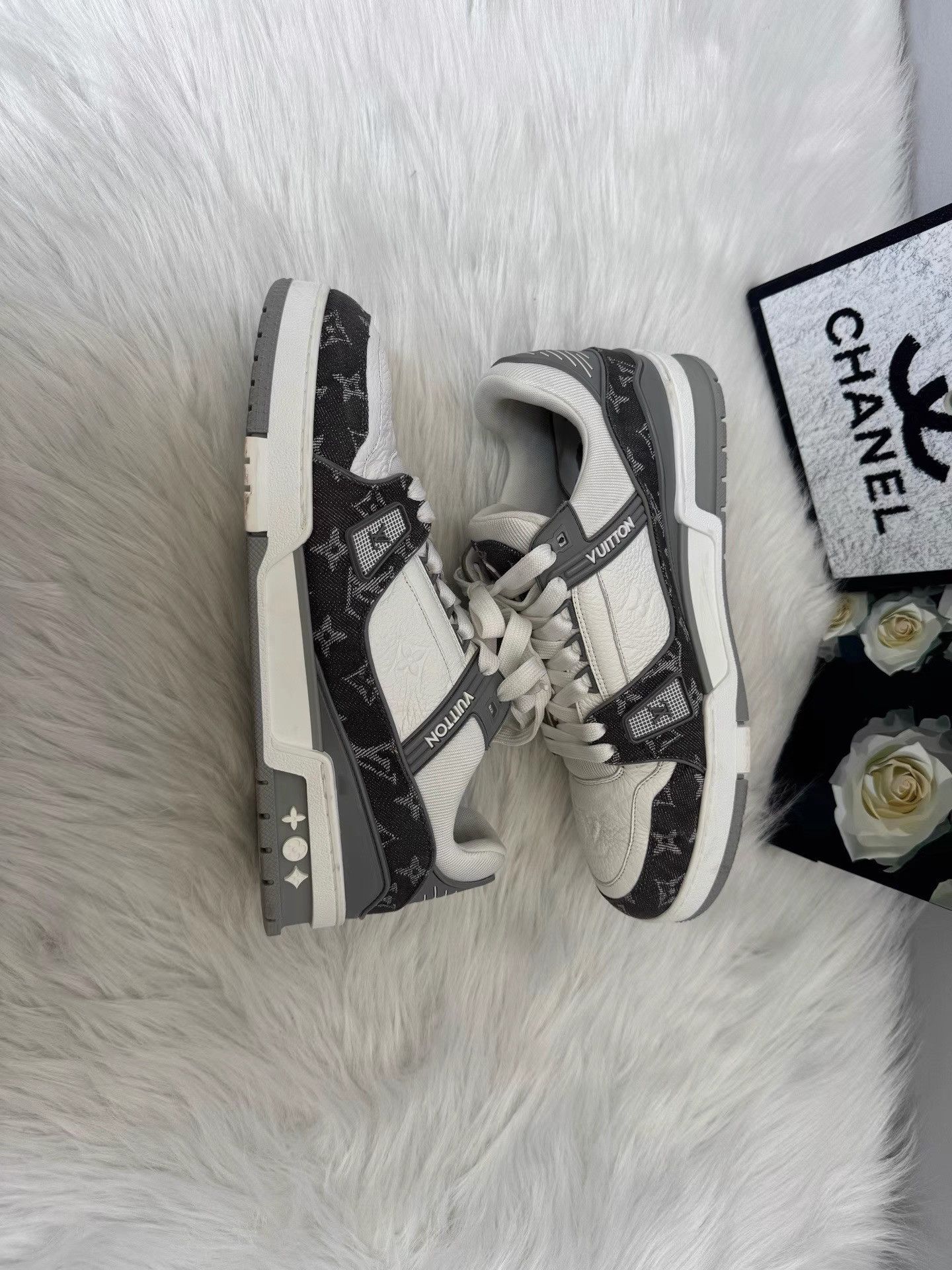 Louis Vuitton Louis Vuitton Grey White Denim Trainer Sneakers K36 Size US 8.5 / EU 41-42 - 7 Thumbnail