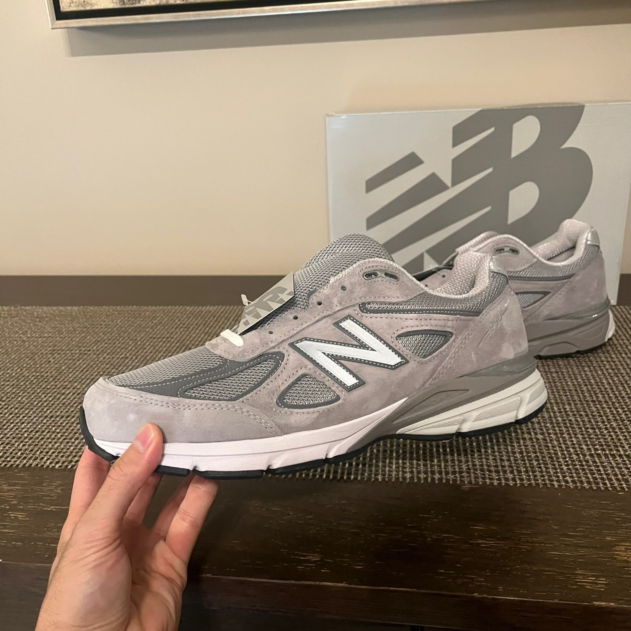 New Balance 990v4 in Grey Size US 12 / EU 45 - 6 Thumbnail
