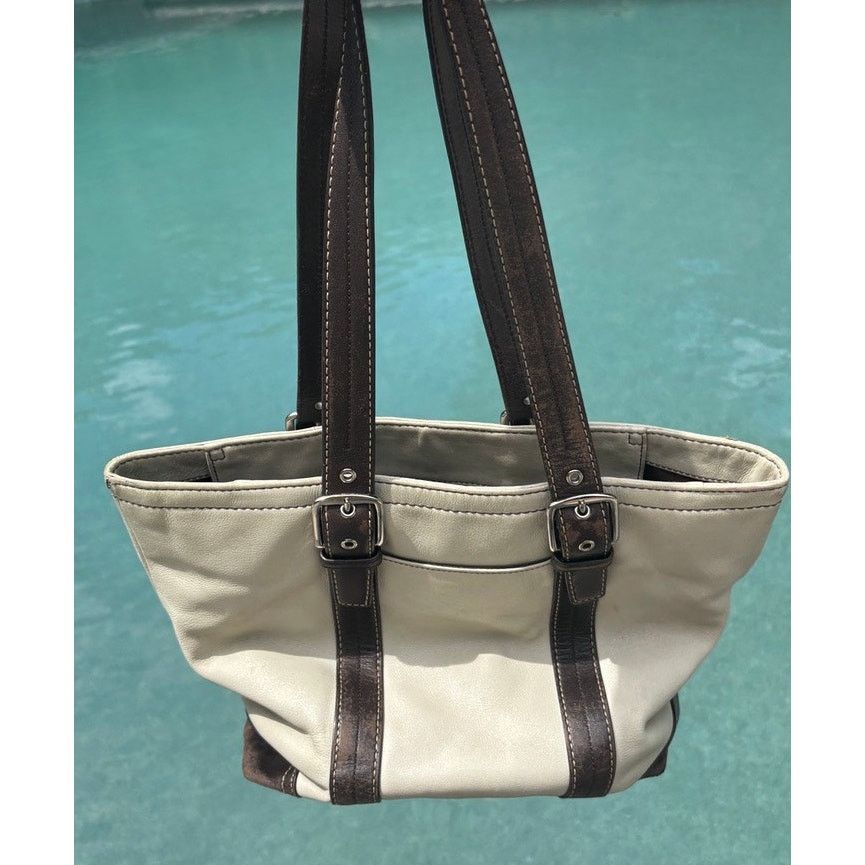 Coach Vintage COACH Hampton Small White Leather Tote Bag Size ONE SIZE - 1 Thumbnail