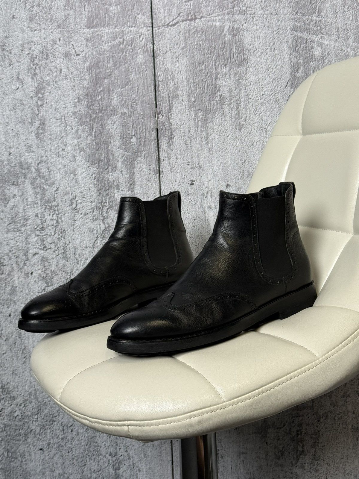 Dolce & Gabbana Black Chelsea Boots Leather Slip On Shoes Dolce & Gabbana Leather Chelsea Boots - Black Boots, Shoes  main image 4