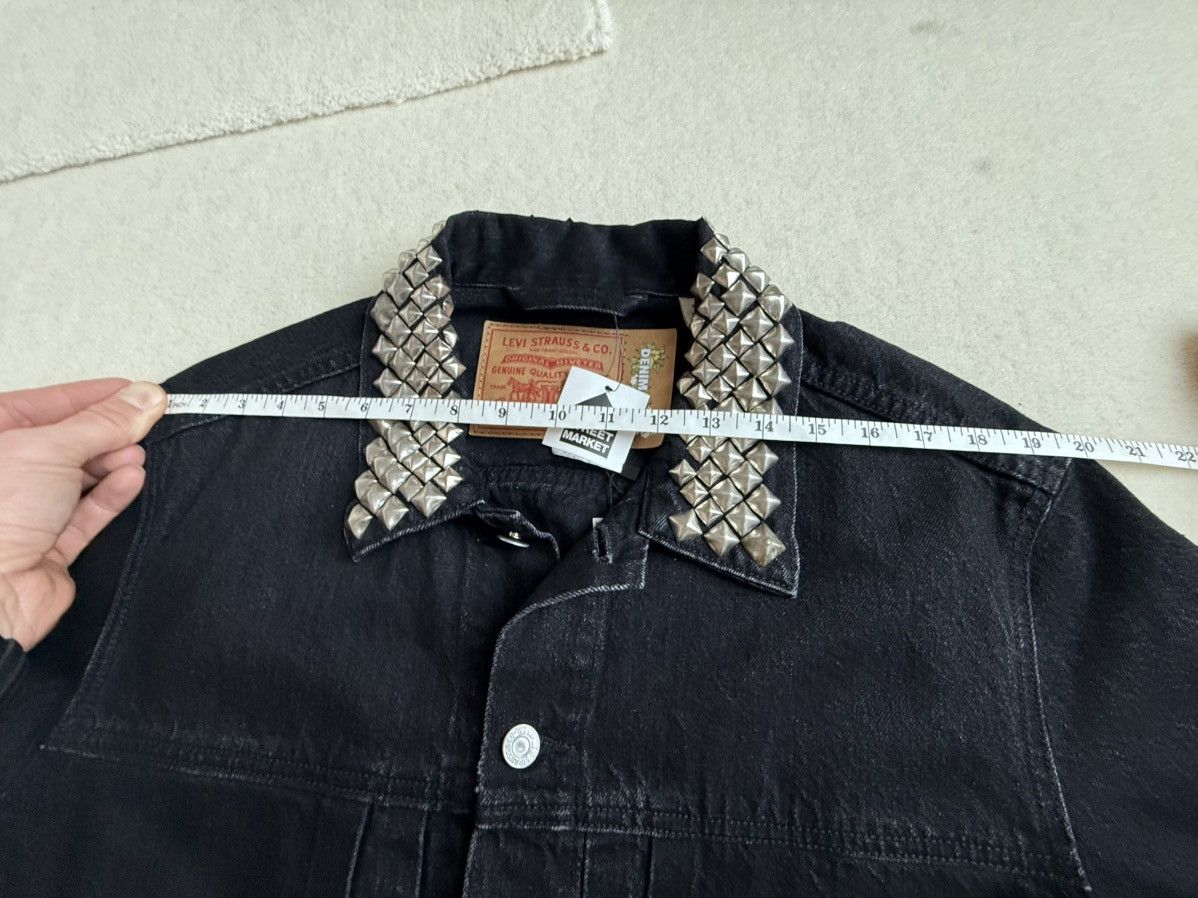 DENIM TEARS × Levi's Denim tears Levi’s black studded trucker jacket BNWT Size US L / EU 52-54 / 3 - 6 Thumbnail