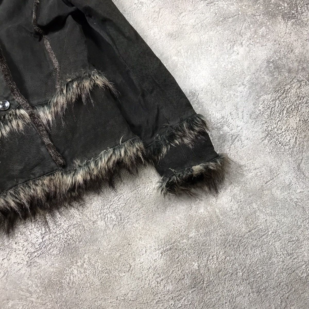 Vintage Vintage Y2K Black Puffer Jacket Fur Collar Streetwear 90s M Size M / US 6-8 / IT 42-44 - 5 Thumbnail