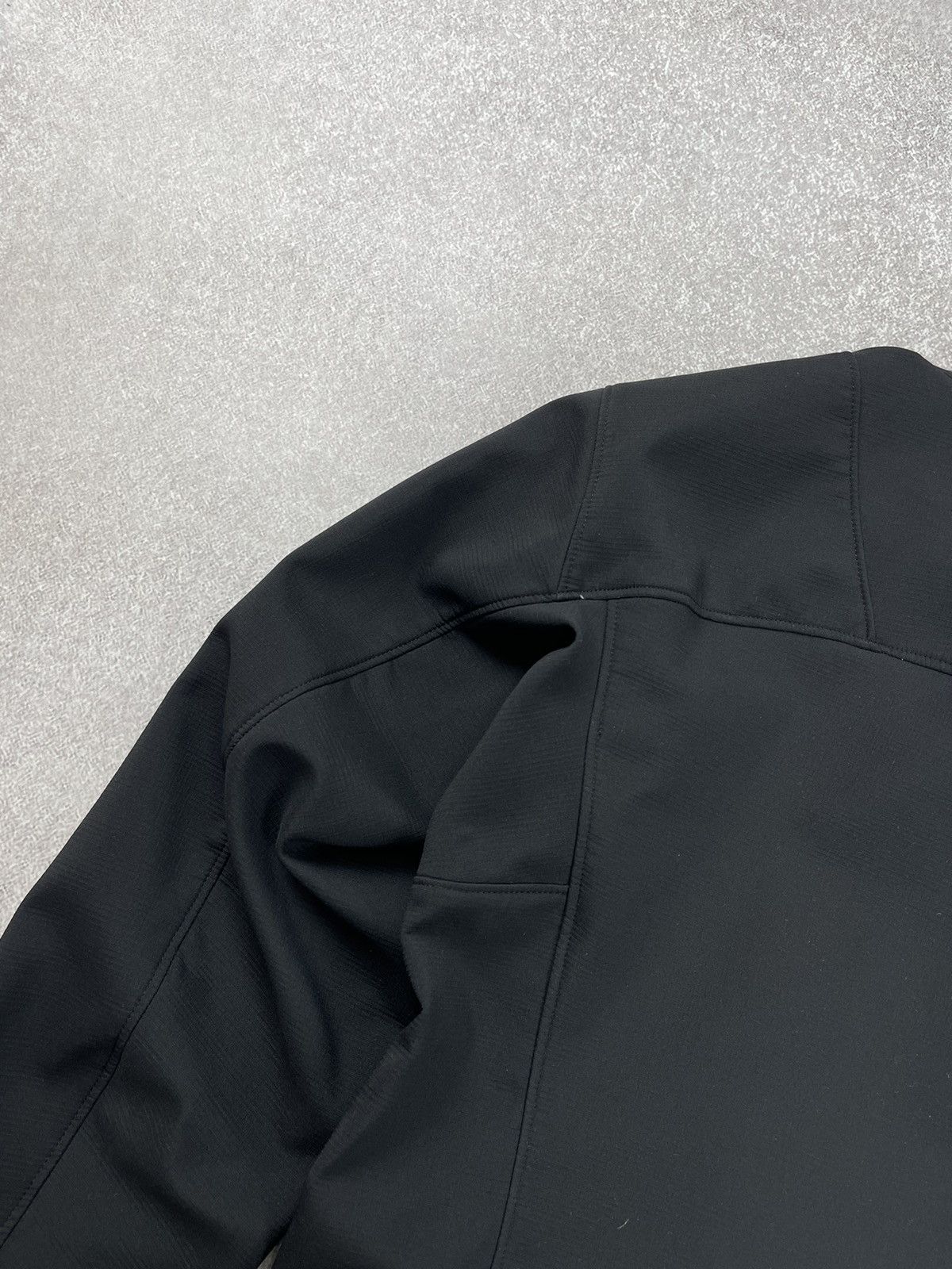 Arc'teryx Vintage Arcteryx Softshell Jacket Women’s Size S / US 4 / IT 40 - 11 Thumbnail