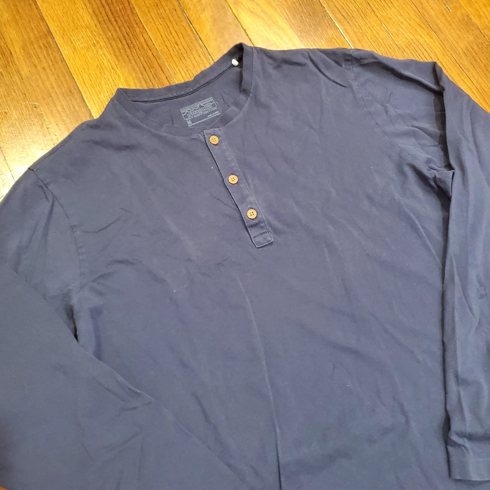 Patagonia Patagonia Henley Shirt Mens M Blue Long Sleeve Tagless 3 Button Tee Size US M / EU 48-50 / 2 - 4 Thumbnail