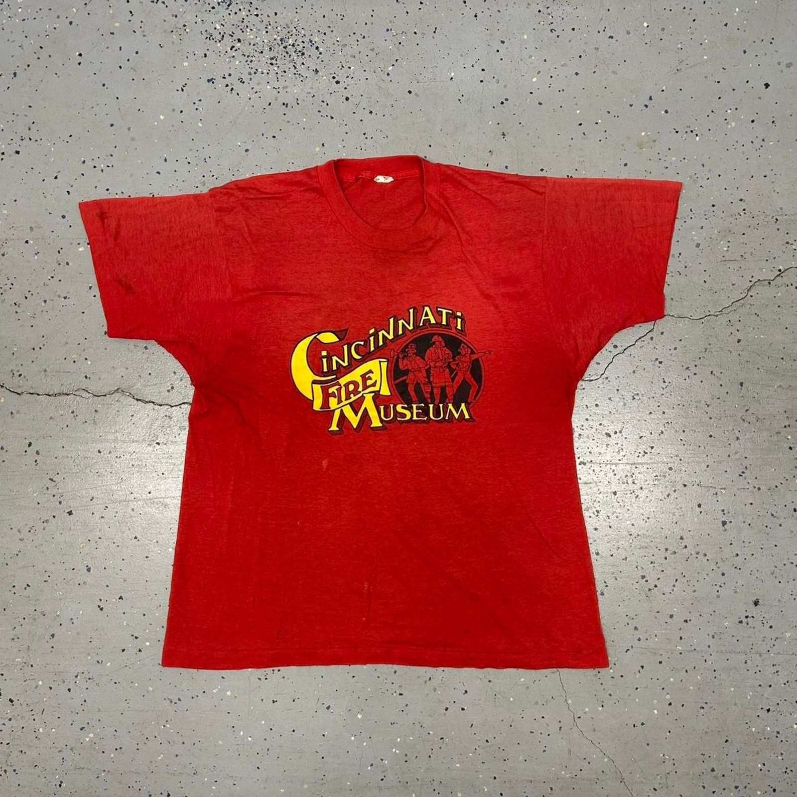 Other VTG 80s Cincinnati Fire Museum red tee Size US L / EU 52-54 / 3 - 1 Thumbnail