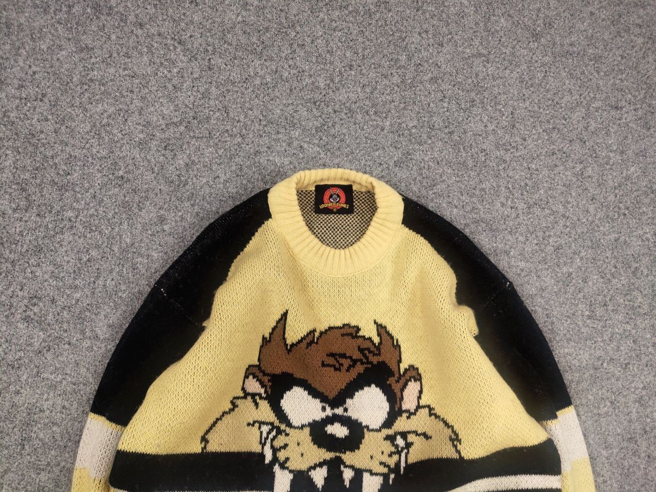 Cartoon Network Vintage 90's Looney Tunes Logo Taz Warner Bros Knit Sweater Size US L / EU 52-54 / 3 - 4 Thumbnail