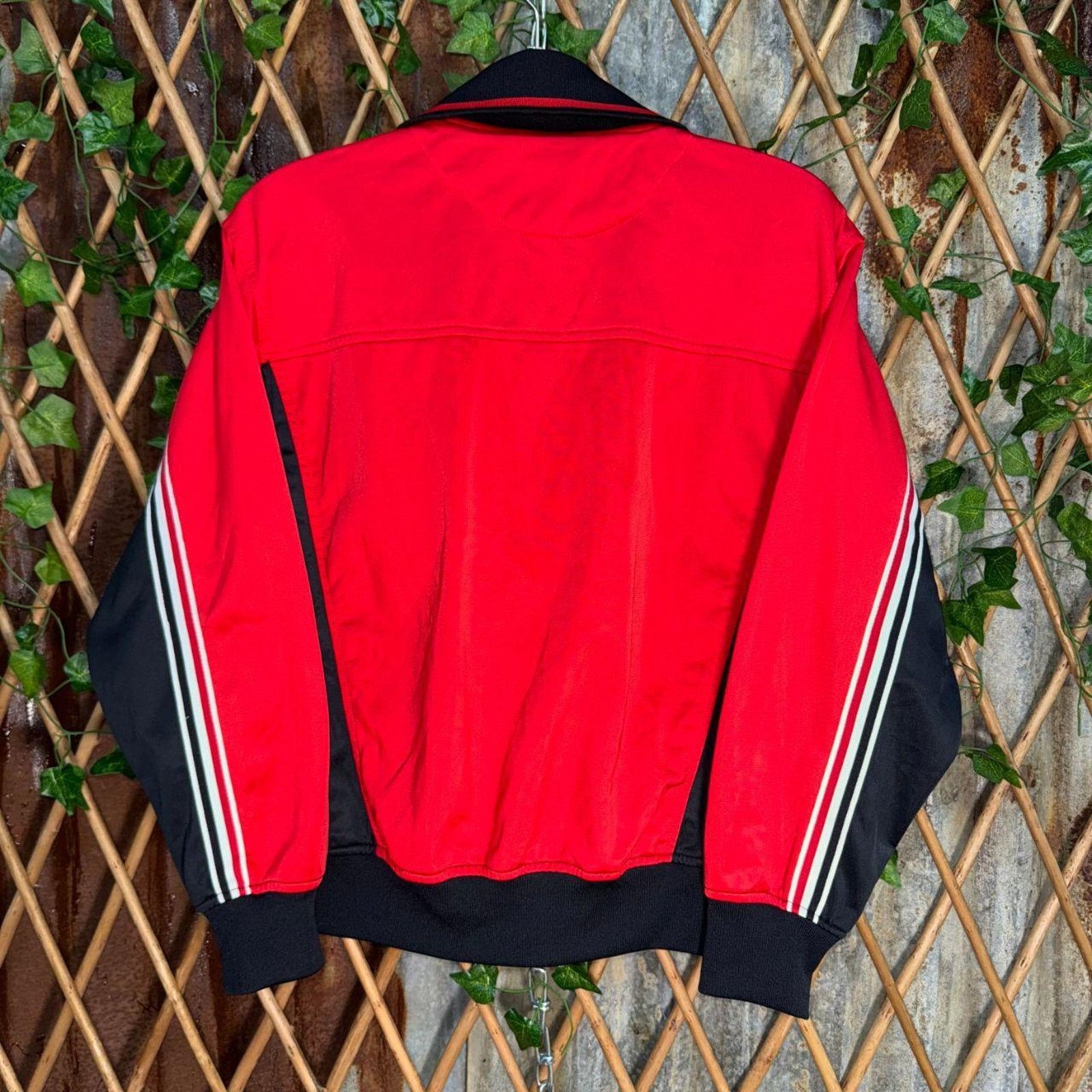 Wilson Vintage y2k wilson embroidered logo 00s zip up track jacket Size US L / EU 52-54 / 3 - 2 Thumbnail