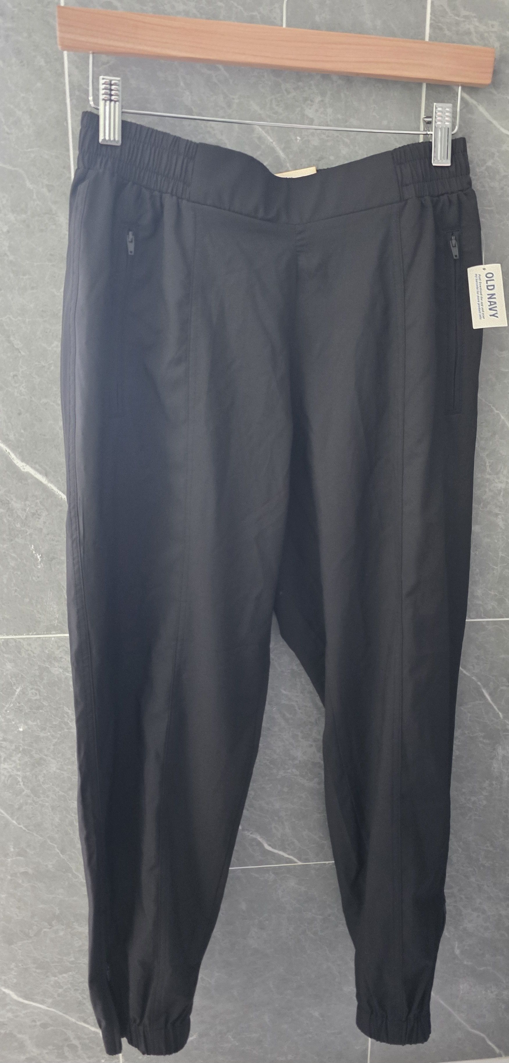 Old Navy NWT Old Navy Black Mid-Rise Jogger Ankle Stretchtech Small Size 27" / US 4 / IT 40 - 1 Thumbnail