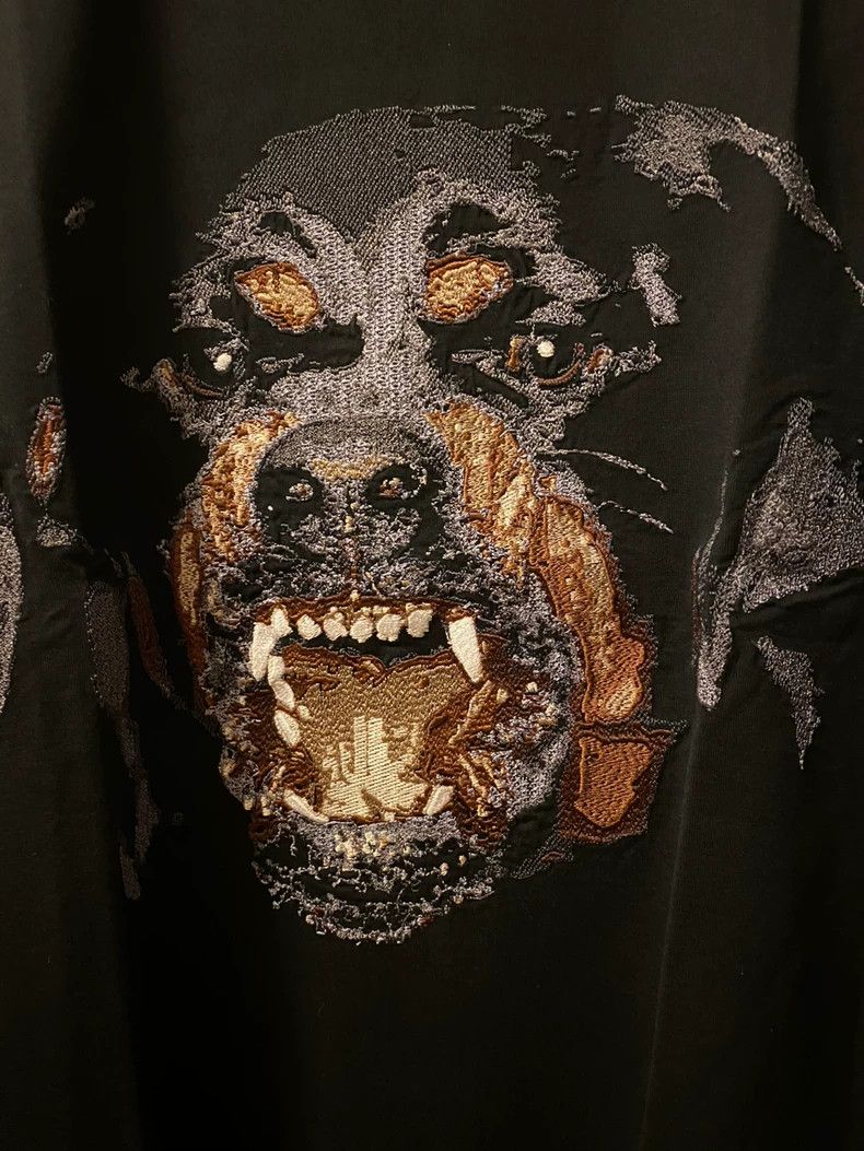 Givenchy Givenchy Embroidered dog head short-sleeve Size US XL / EU 56 / 4 - 2 Thumbnail