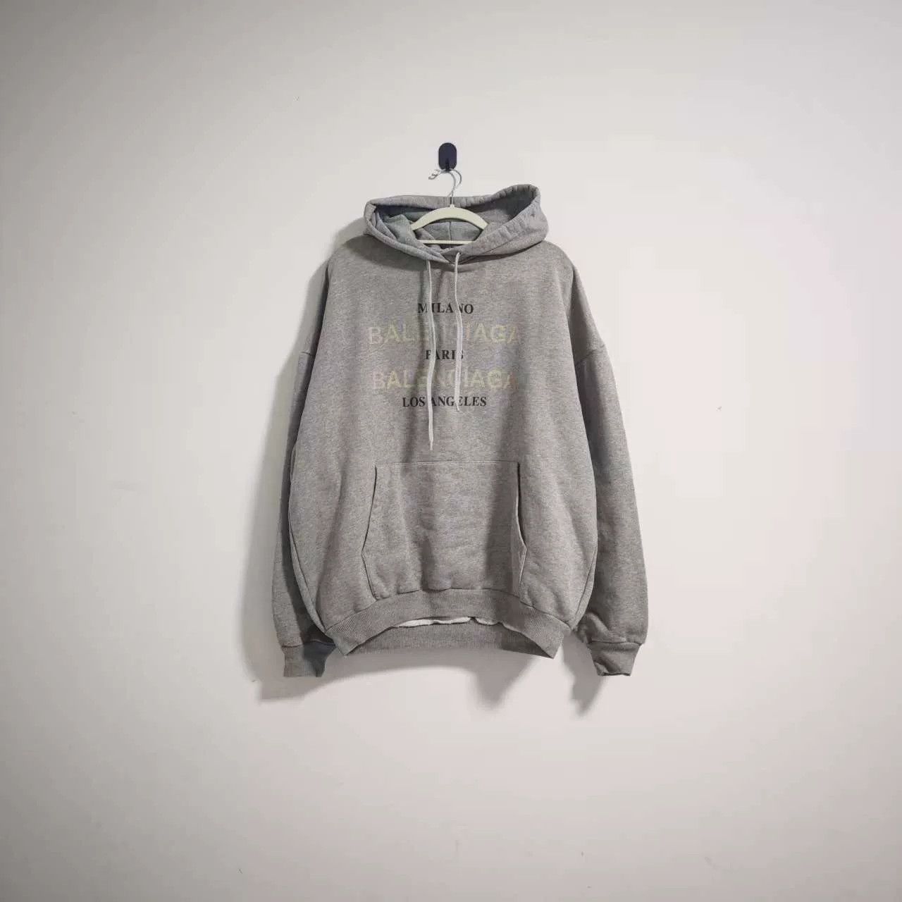 Balenciaga balenciaga gray oversized hoodie xs Size US XS / EU 42 / 0 - 1 Thumbnail