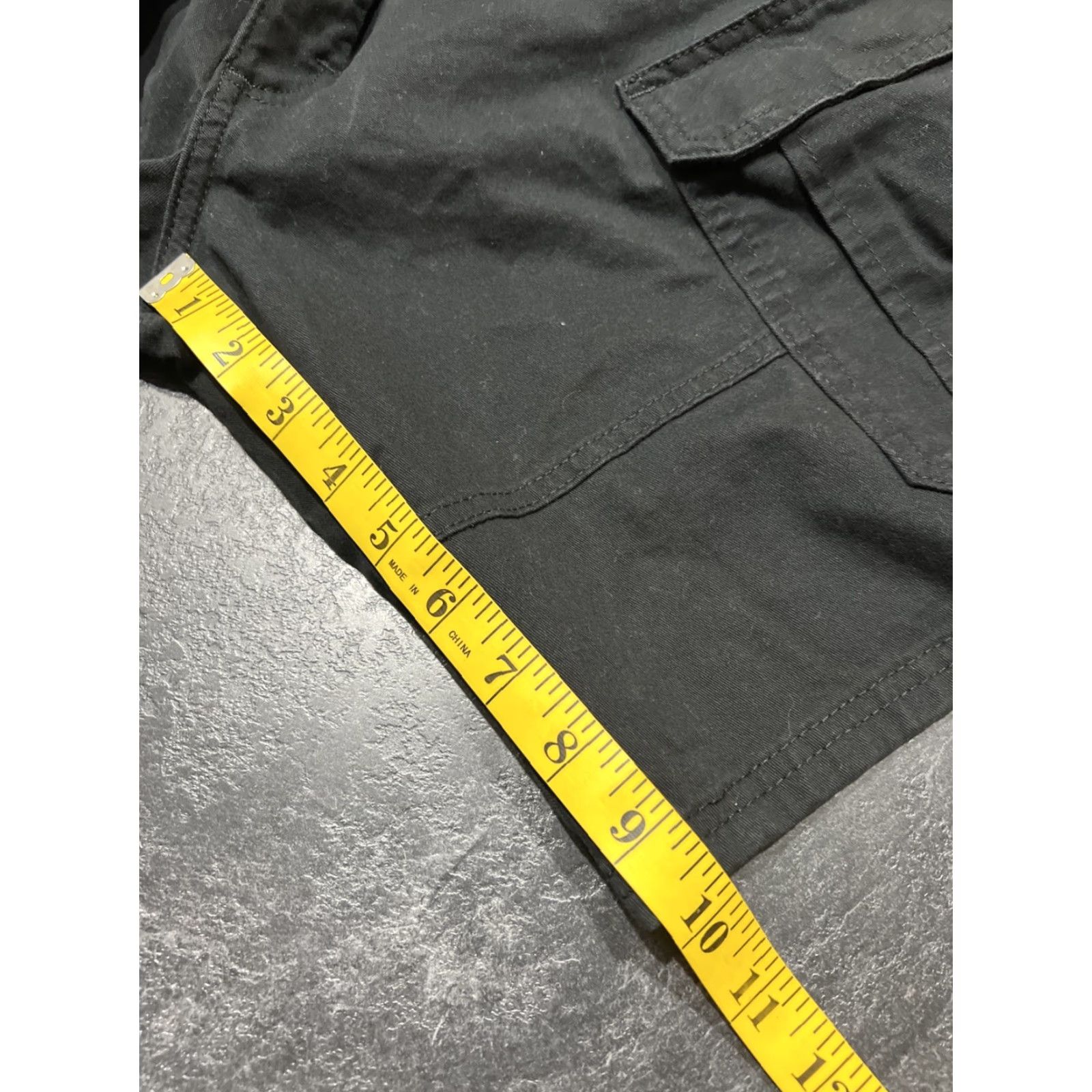 Wrangler WRANGLER Relaxed Cargo Hiking Shorts Size 34 Black Mens Size US 34 / EU 50 - 7 Thumbnail