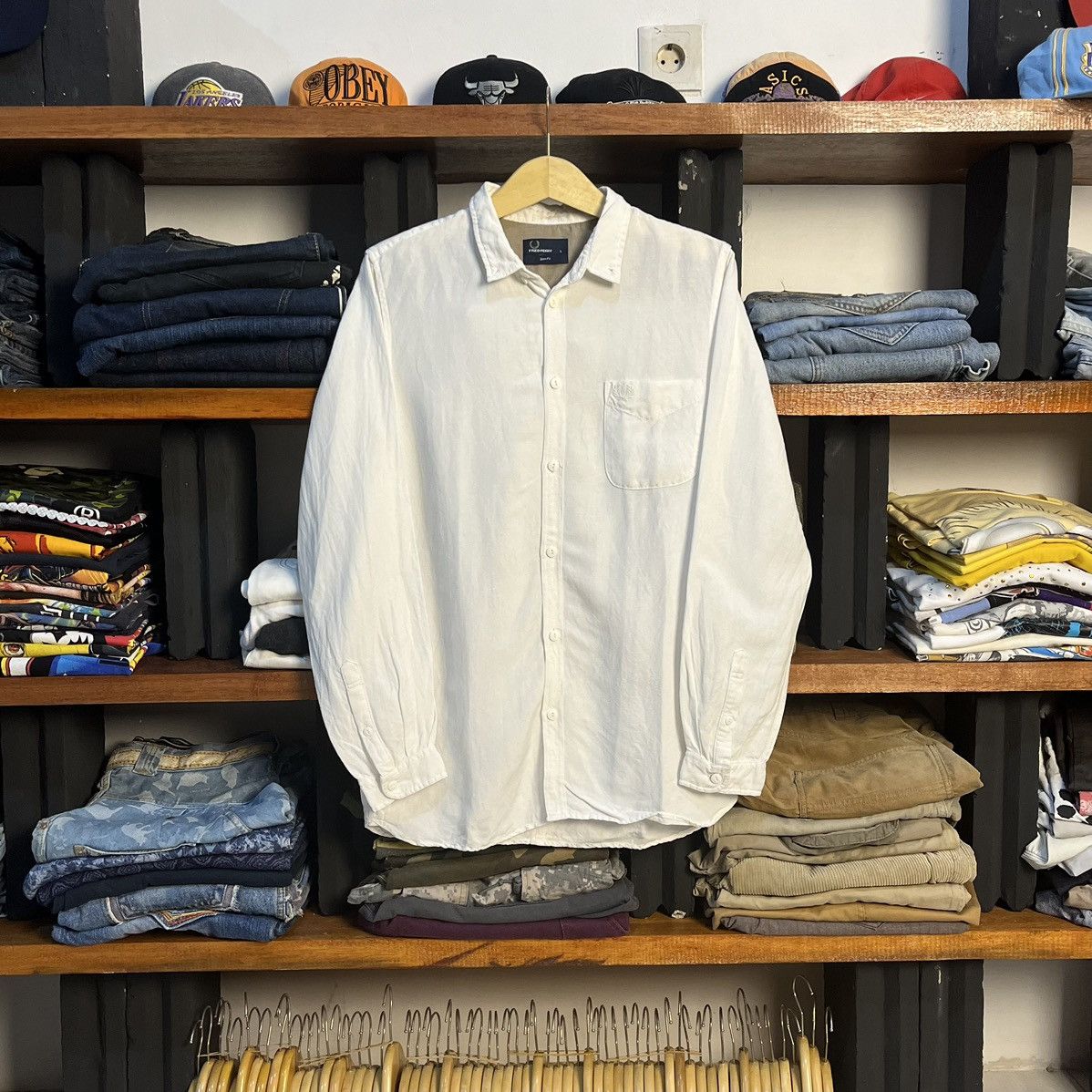 Fred Perry FRED PERRY WHITE ON WHITE BUTTON-UP SHIRT Size US L / EU 52-54 / 3 - 1 Thumbnail