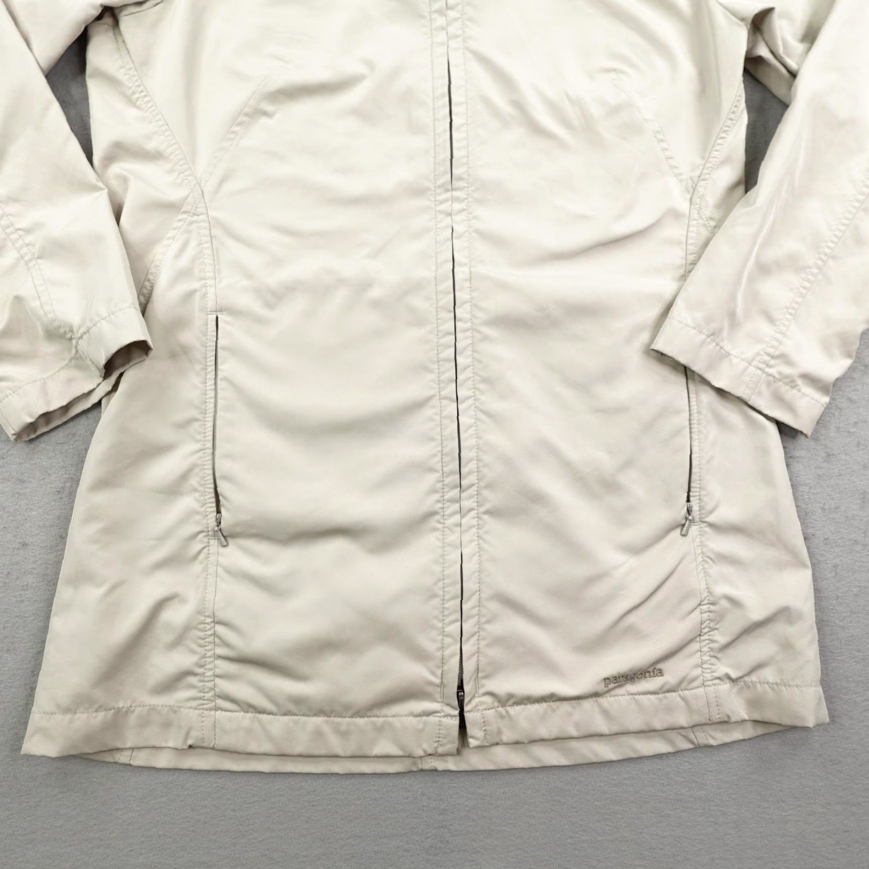 Patagonia Patagonia Coat Windbreaker Women M Pumice Gray Full Zip Hooded Nylon Pockets Logo Zip Mid-Length Windproof Size M / US 6-8 / IT 42-44 - 3 Thumbnail