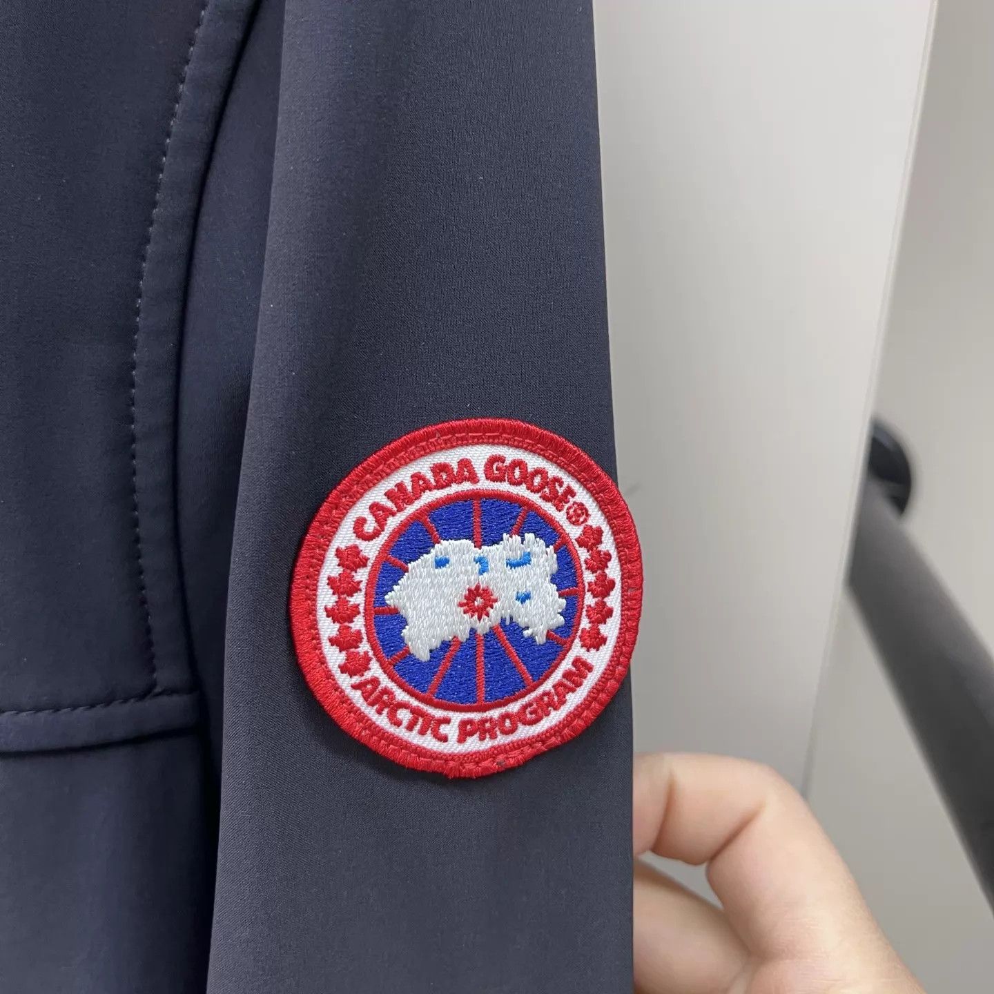 Canada Goose Canada Goose Hooded Long Sleeve Jacket L like new Size US L / EU 52-54 / 3 - 5 Thumbnail