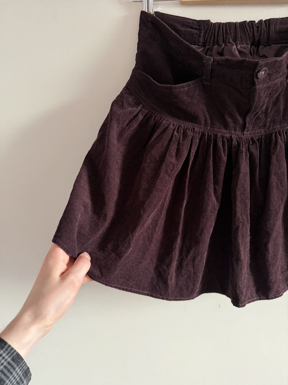 LOWRYS FARM Vintage Lowrys Farm Burgundy Corduroy Pleated Mini Skirt Size 26" / US 2 / IT 38 - 3 Thumbnail