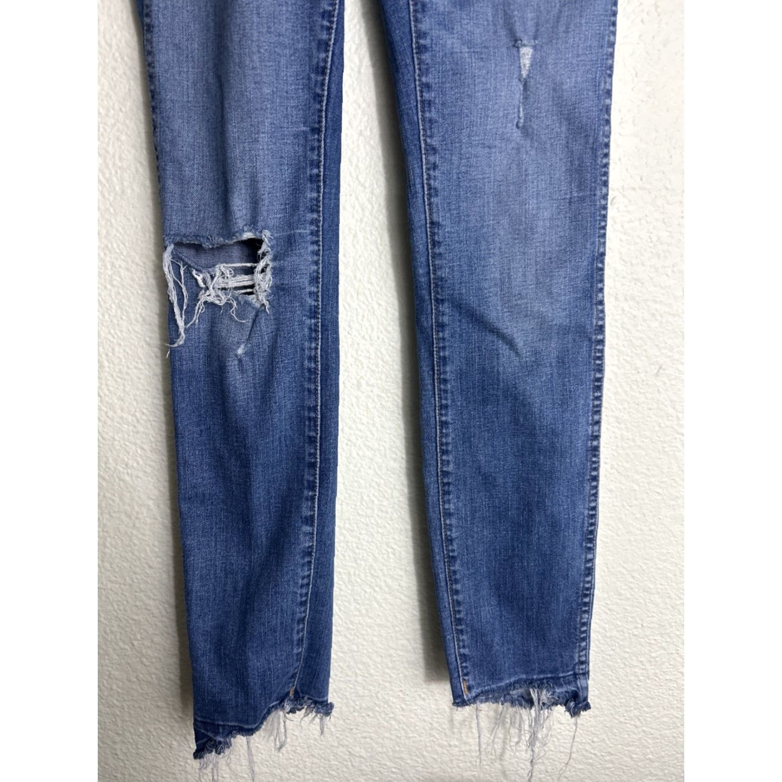Madewell Madewell Curvy High Rise Skinny Jeans Size 23x28 Medium Wash Raw Hem Women Jeans Size 40" / US 18 - 2 Thumbnail