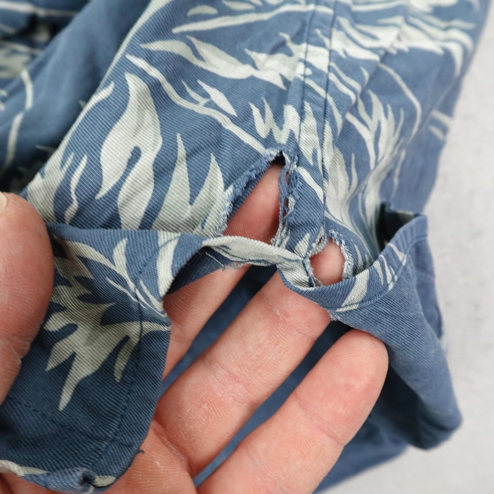 Tori Richard VINTAGE Tori Richard Shirt Men XL Blue Silk Palm Tree Hawaiian Aloha Button-Up Camp Beach Floral 60s 70s Mens Size US XL / EU 56 / 4 - 5 Thumbnail