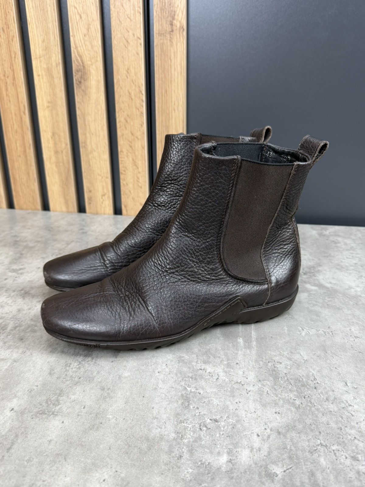 Giorgio Armani Giorgio Armani Brown Leather Chelsea Ankle Boots Unisex 39 Size US 6.5 / EU 39-40 - 2 Thumbnail