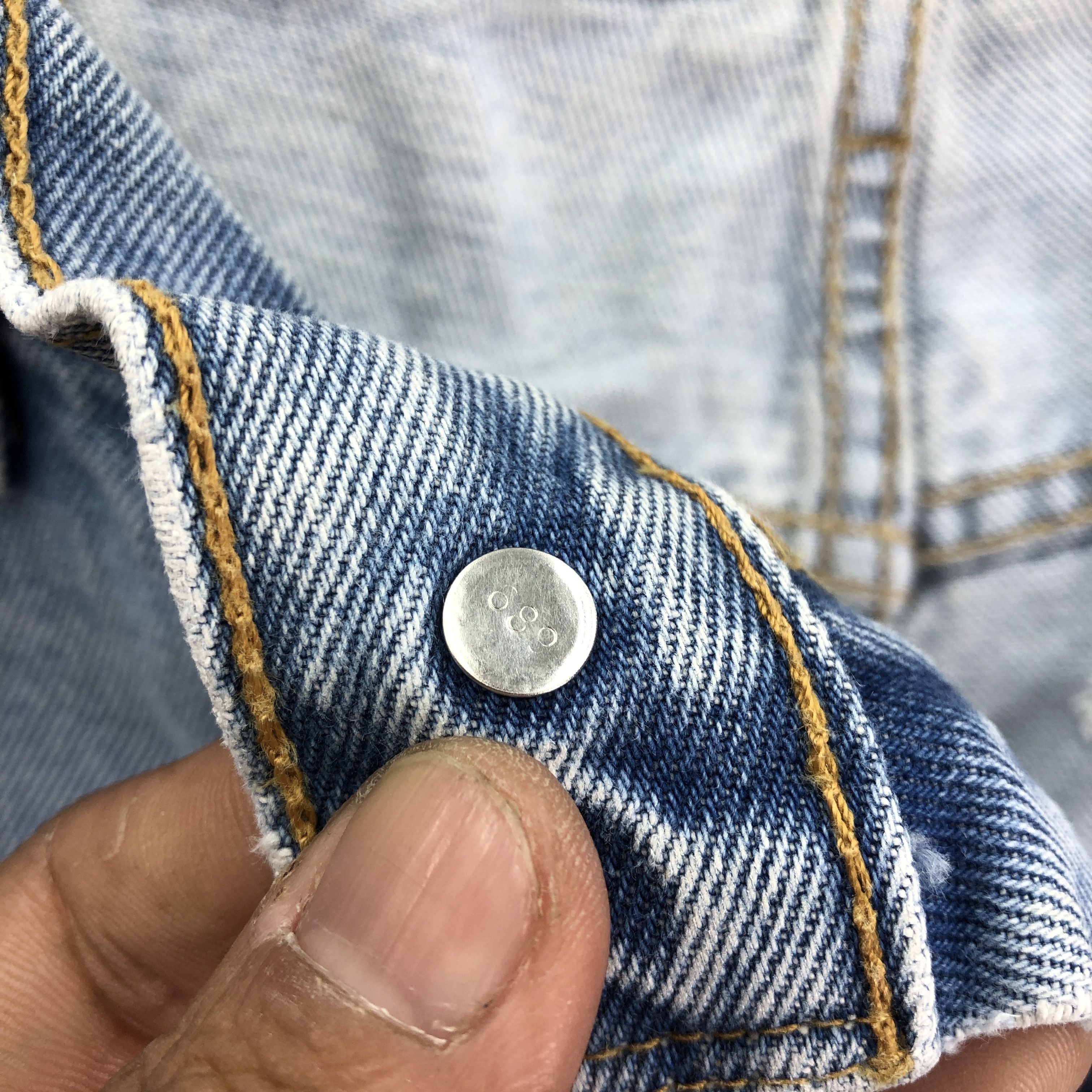 Levi's Vintage Levis 505 Light Wash Jeans Levi's Dirty Faded Denim Size US 37 - 7 Thumbnail