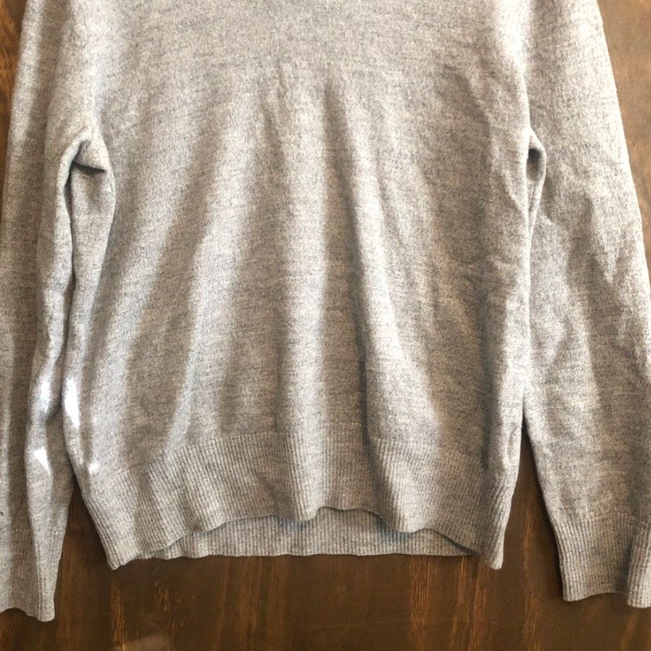Banana Republic Banana Republic Mens Sweater Gray 100% Merino Wool V Neck Pullover XL Knit Style Tight-Knit Long Sleeve Regular Fit Solid Pattern Size US XL / EU 56 / 4 - 3 Thumbnail