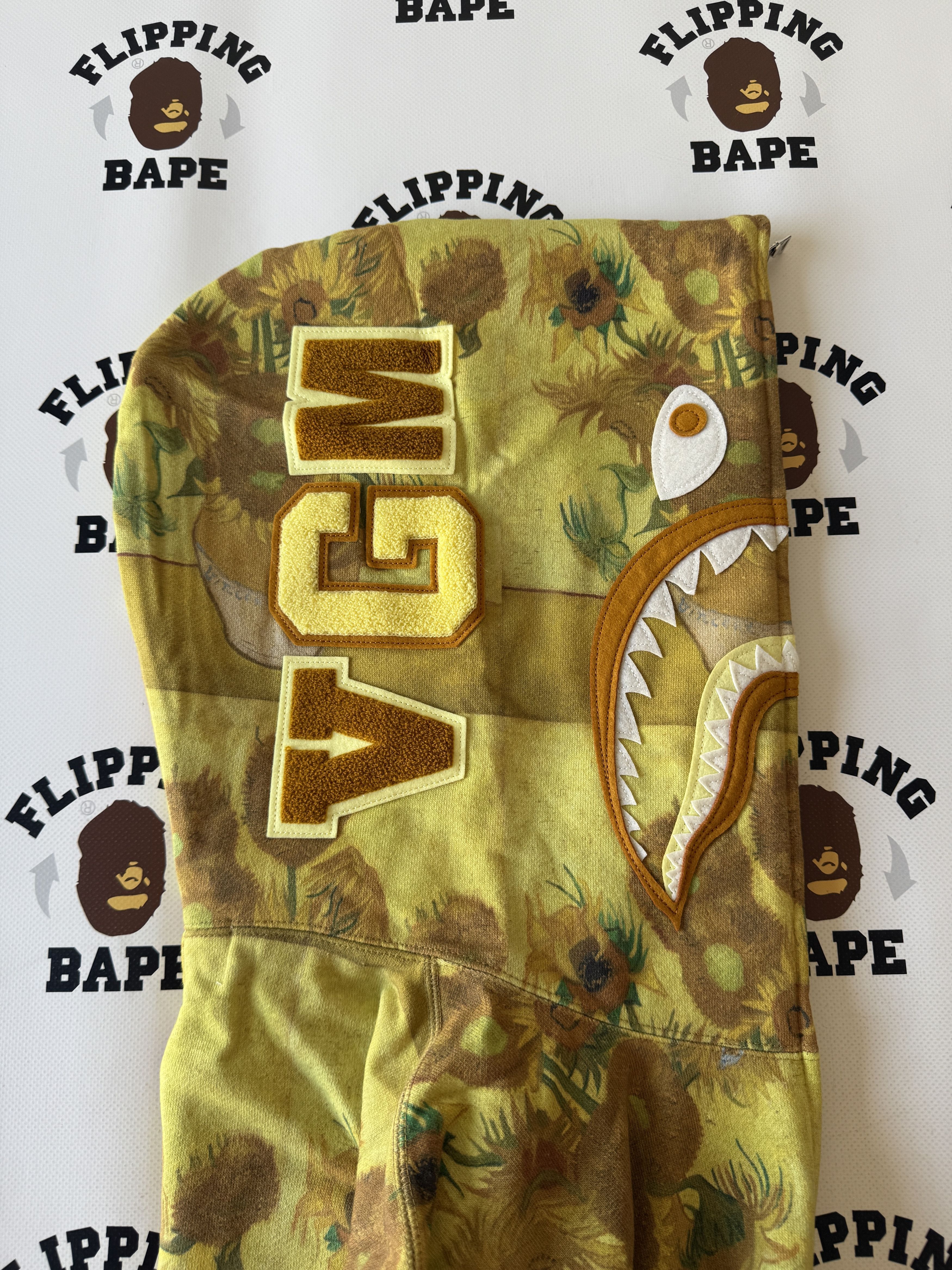 Bape BAPE X VAN GOGH MUSEUM SHARK FULL ZIP HOODIE Size US L / EU 52-54 / 3 - 4 Thumbnail