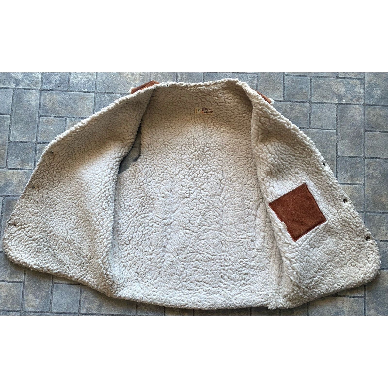 Vintage Hecho En Mexico Pile Genuine Leather Tooled Vest 44 Brown Horseshoe Cactus Bull Mens Vest Brown Size US S / EU 44-46 / 1 - 3 Thumbnail