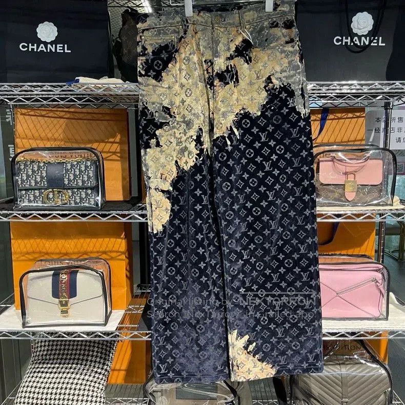 Louis Vuitton Louis Vuitton Flaming Cloud Flocking All-over Print Jeans. Size US 32 / EU 48 - 1 Thumbnail