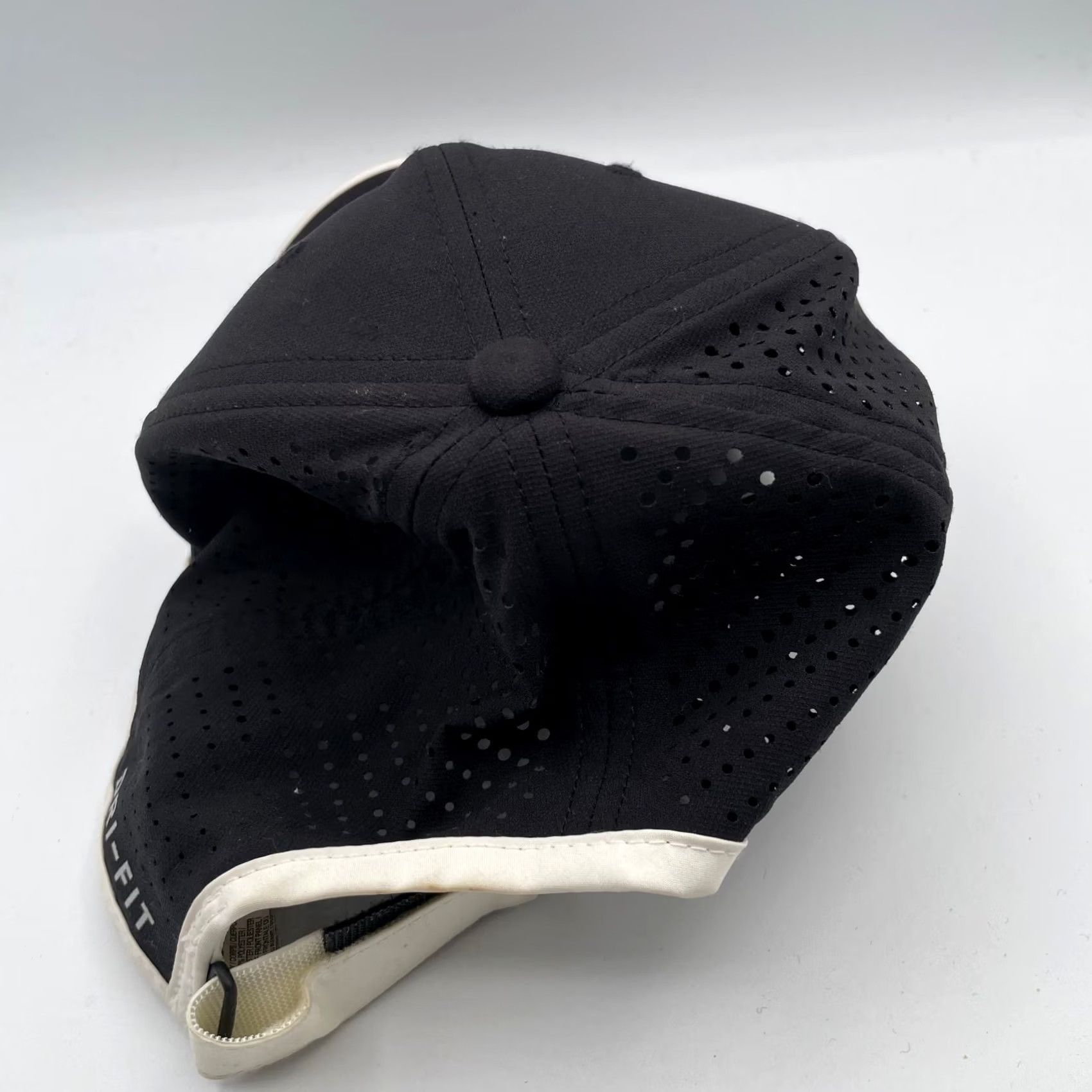 Nike Nike Hat Cap Black White Dri Fit Classic 99 Performance Running Mens Size ONE SIZE - 4 Thumbnail