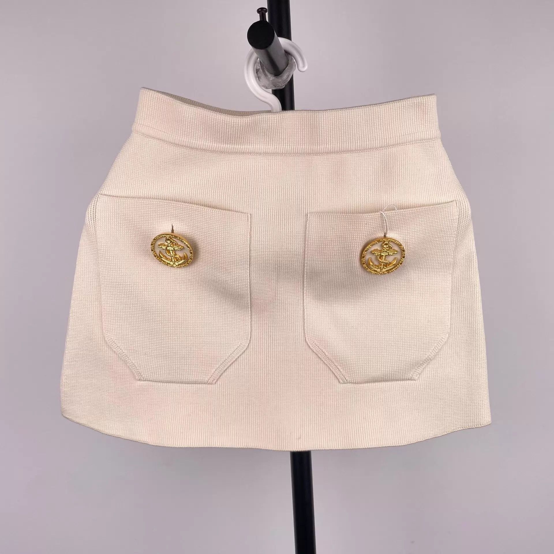 Louis Vuitton LV Voyager Short Skirt Ivory Metal Button Size 25" / US 0 / IT 36 - 1 Thumbnail