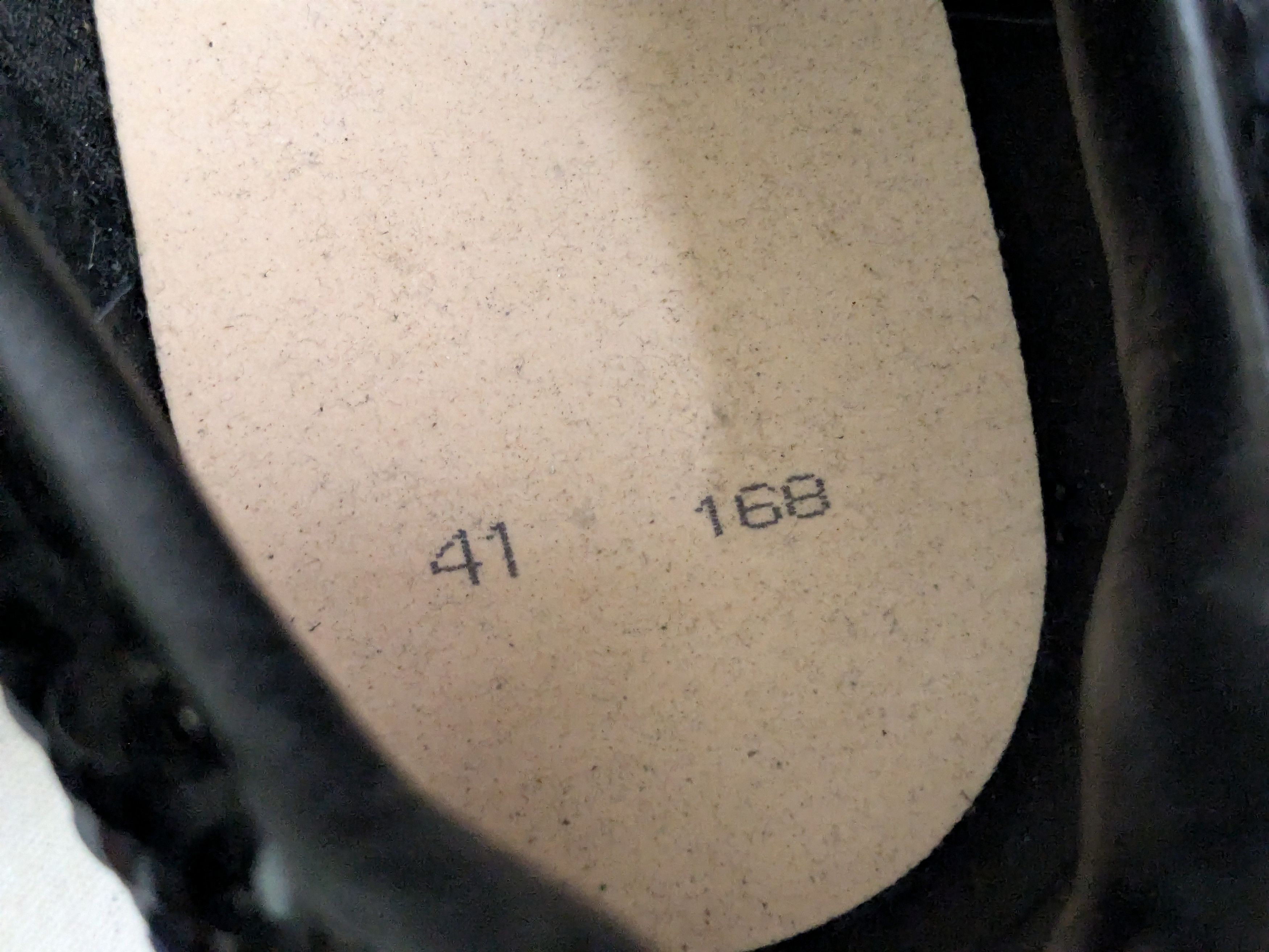 Maison Margiela Maison Margiela Replica GAT Black Sequins 8 41 Low Tops Size US 8 / EU 41 - 7 Thumbnail