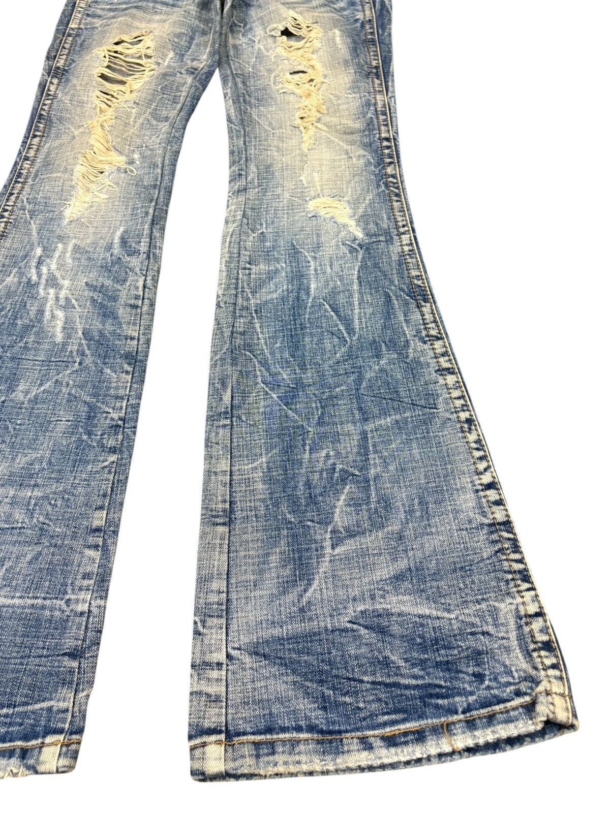 Yoshiyuki Konishi Vintage Japanese Brand Faded Distressed Flare Jeans Size 32" / US 10 / IT 46 - 7 Thumbnail