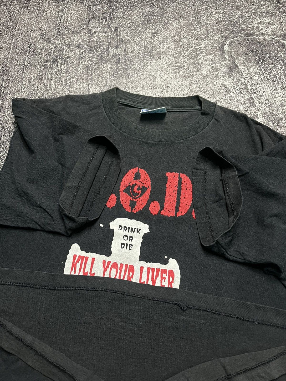 Band Tees Vintage Hide Drink Or Die Kill Your Liver Black T-Shirts Size US L / EU 52-54 / 3 - 3 Thumbnail