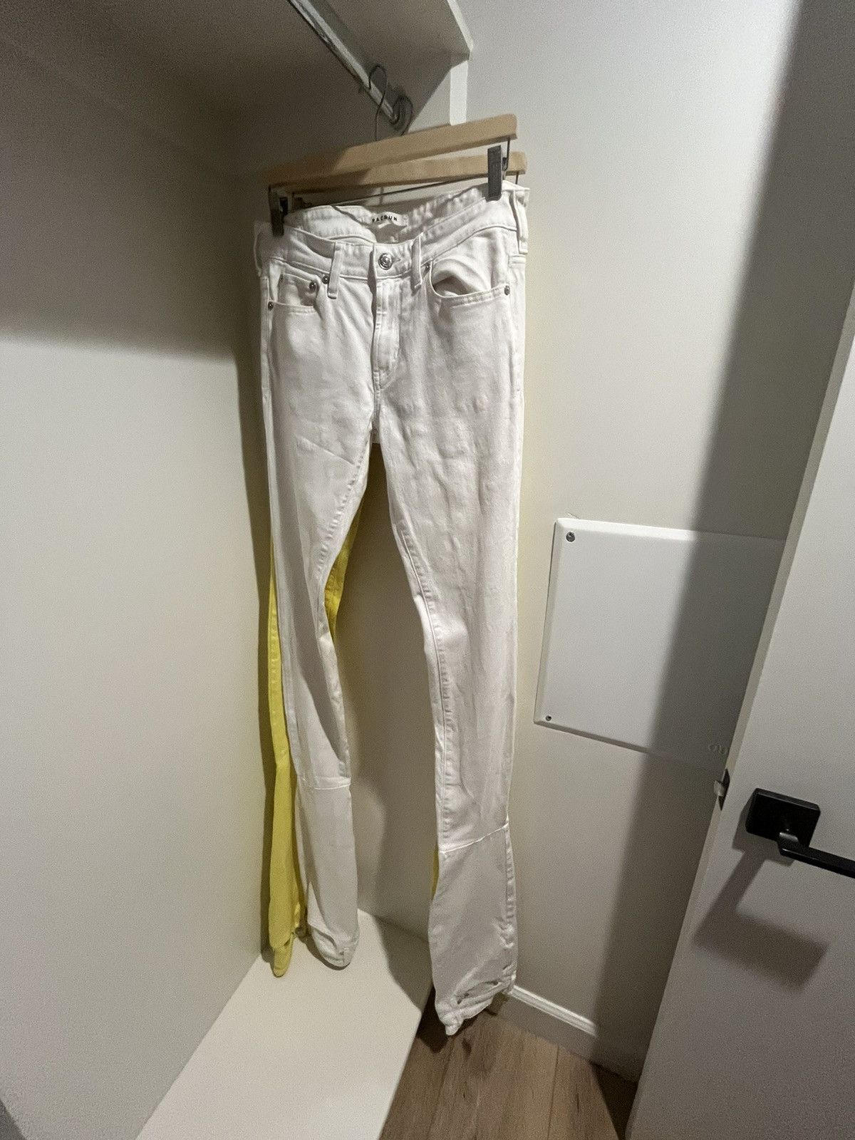 Pacsun White Super Stacked Denim Jeans Size US 29 - 4 Thumbnail