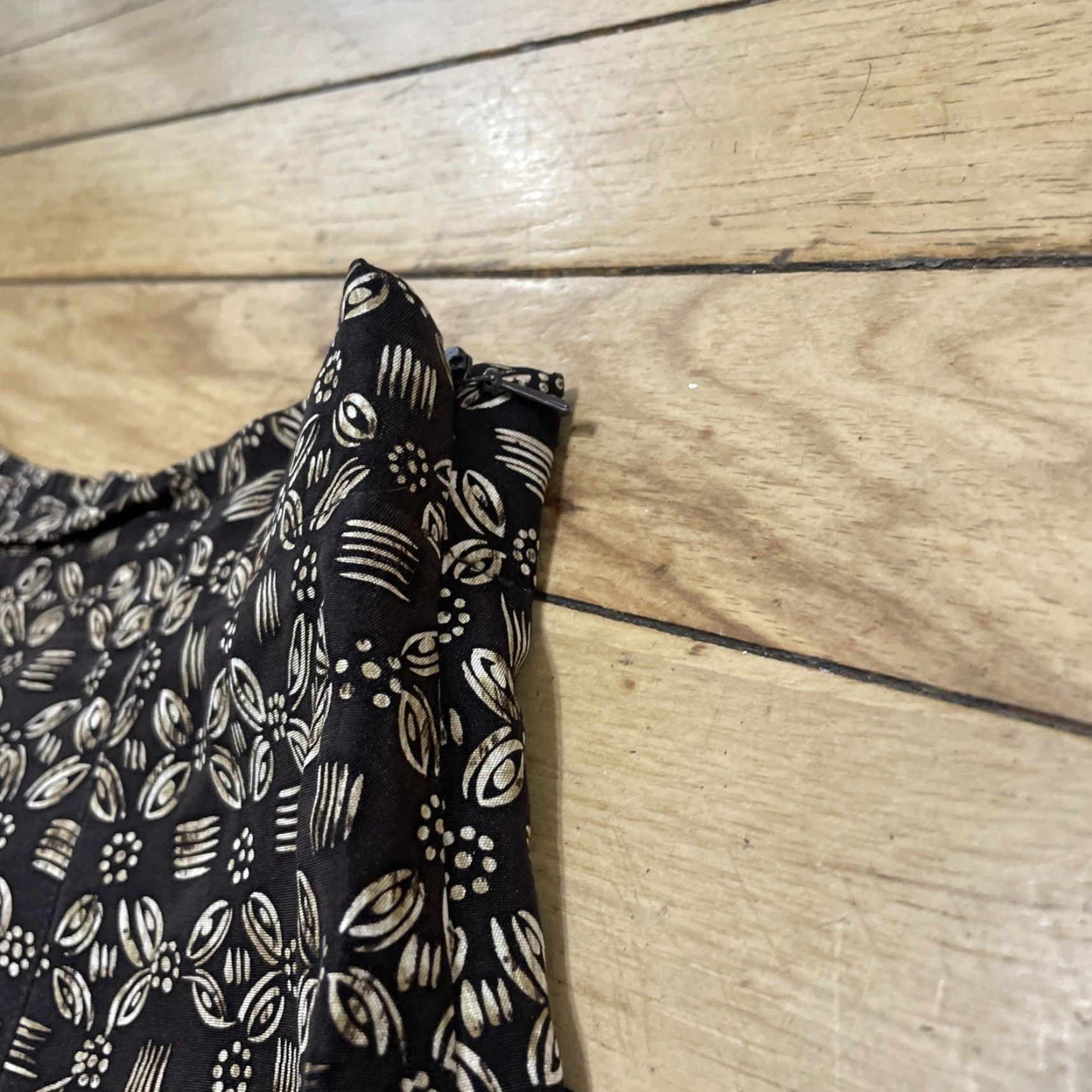 Vintage DANA Silk Floral Geometric Paperbag Shorts Womens 8 Brown Silk 8 Geometric Floral Paperbag Short Womens 8 Brown Size 30" / US 8 / IT 44 - 5 Thumbnail
