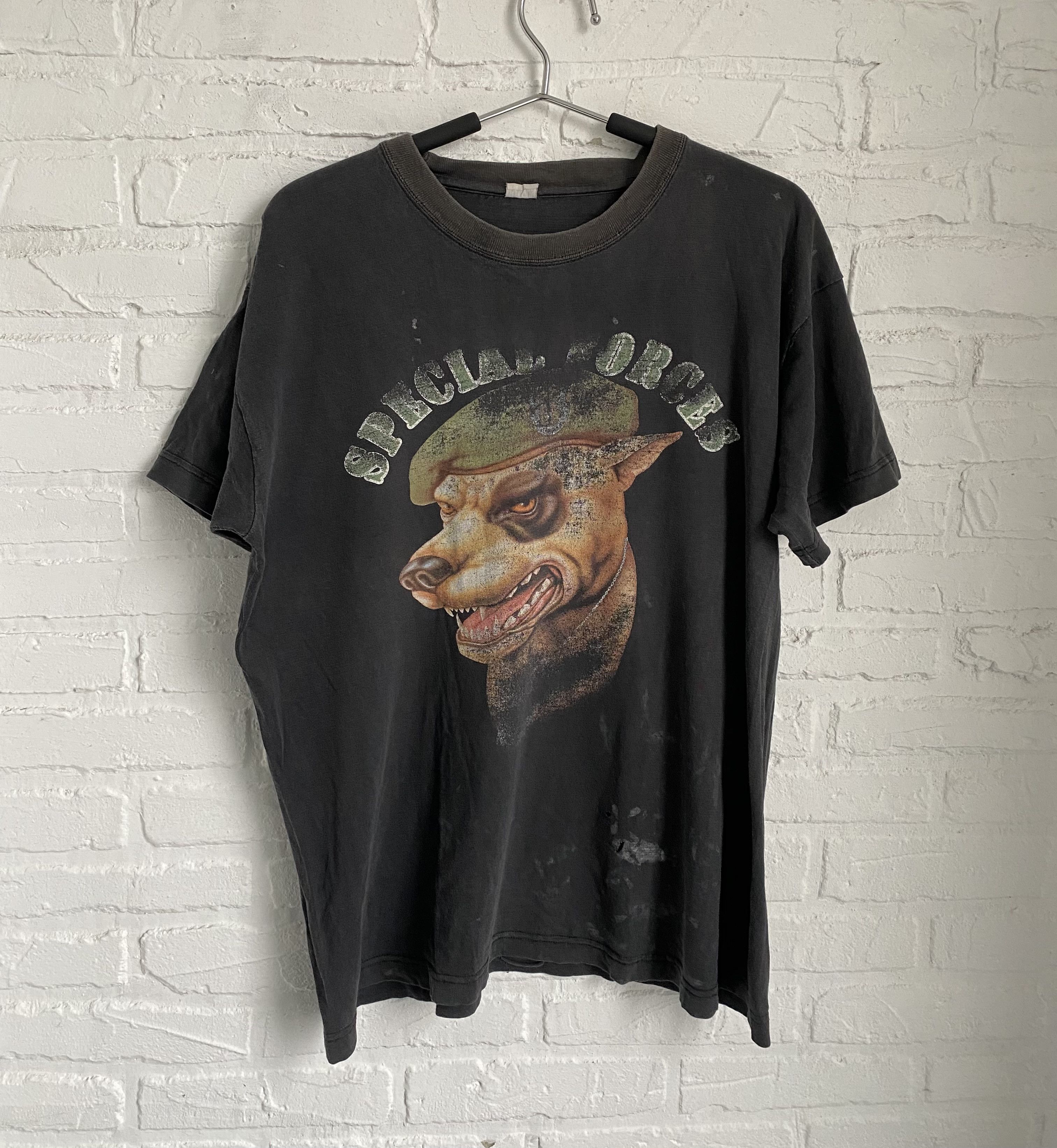 Vintage Vintage 90s USA special forces ARMY Dog t-shirt Size US L / EU 52-54 / 3 - 1 Thumbnail