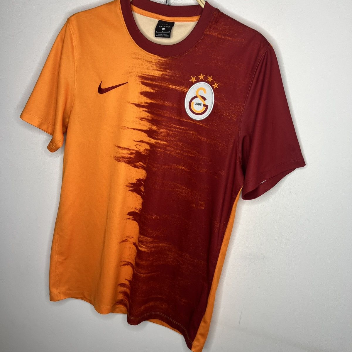 Nike GALATASARAY HOME FOOTBALL SHIRT SOCCER JERSEY NIKE Size US M / EU 48-50 / 2 - 2 Thumbnail