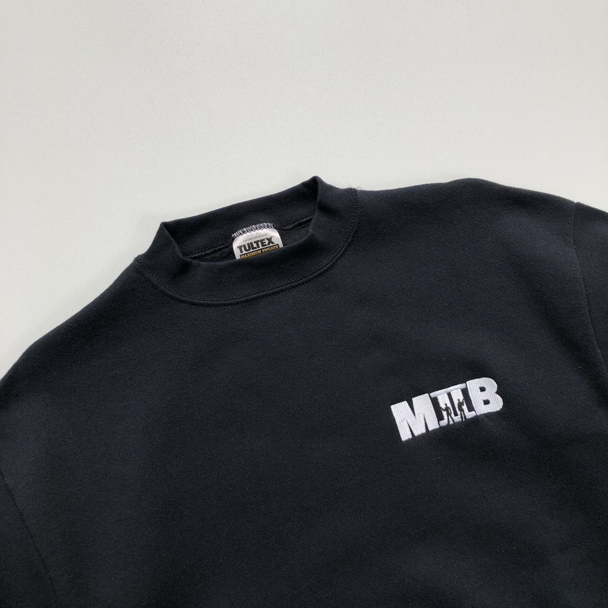 Vintage Tultex MIIB 2002 Mens in Black Movie Vintage 00’s Sweatshirt Size US M / EU 48-50 / 2 - 2 Thumbnail