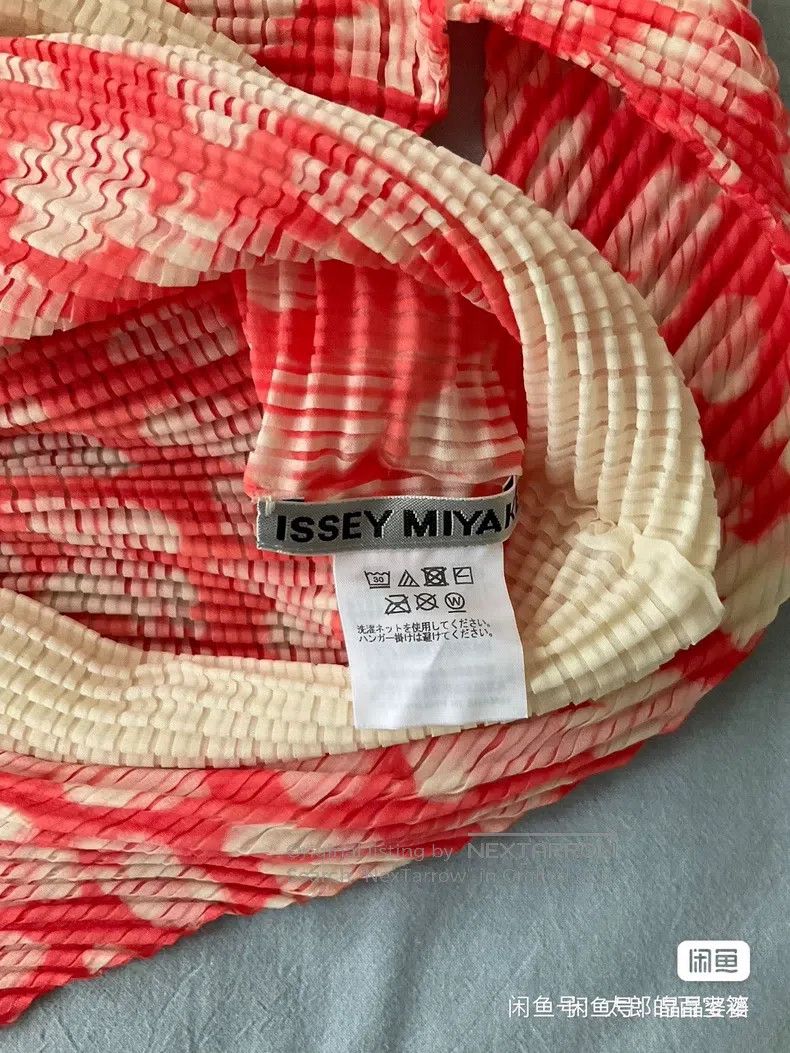 Issey Miyake Issey Miyake Bubble Top Size M / US 6-8 / IT 42-44 - 2 Thumbnail