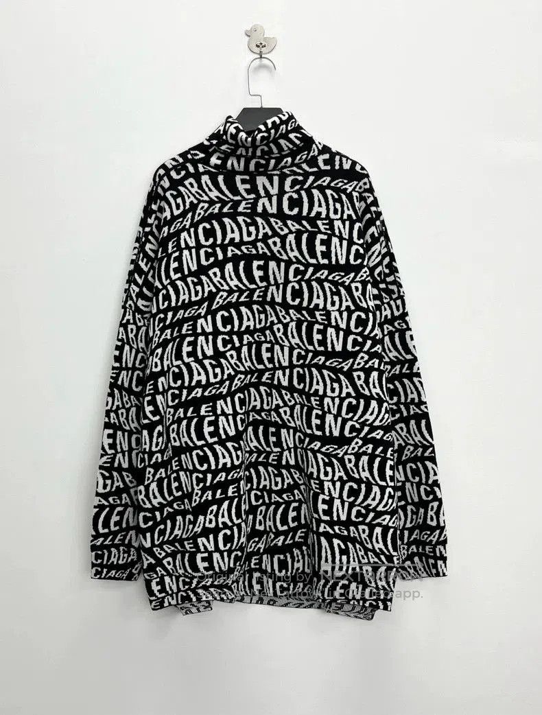 Balenciaga Balenciaga Logo Print Turtleneck Sweater. Size US L / EU 52-54 / 3 - 1 Thumbnail