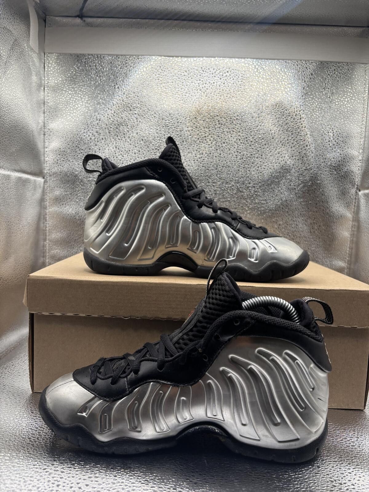 Nike Nike air Foamposite one chrome black GS Size US 5 / EU 37 - 5 Thumbnail