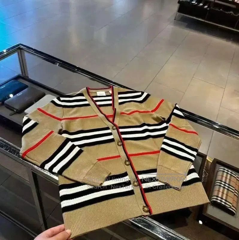 Burberry Burberry Spring Autumn Wool Striped Cardigan. Size M / US 6-8 / IT 42-44 - 2 Thumbnail