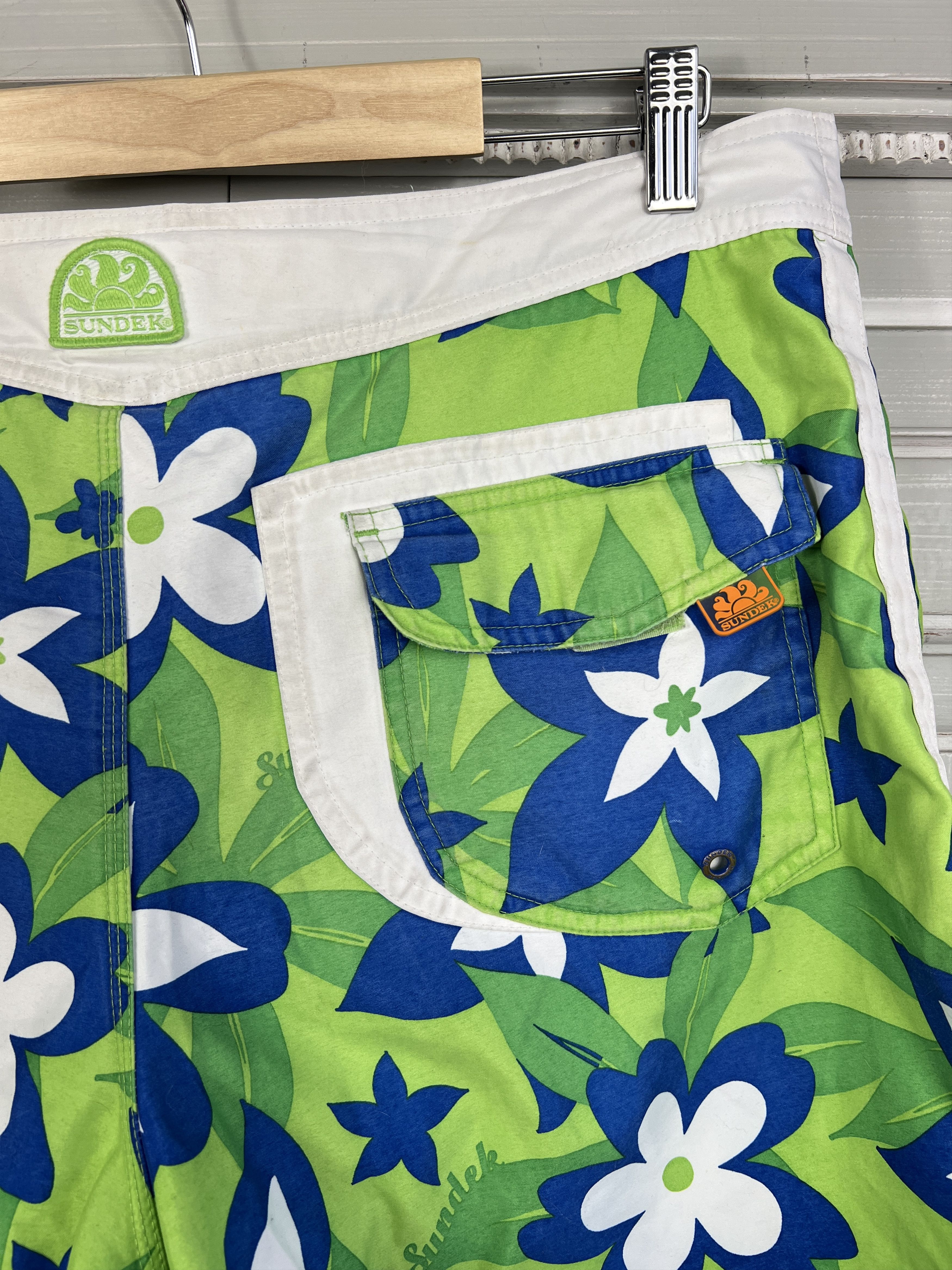 Sundek SUNDEK 34 BEATCH BOARD SHORTS FLOWERS Size US 34 / EU 50 - 7 Thumbnail