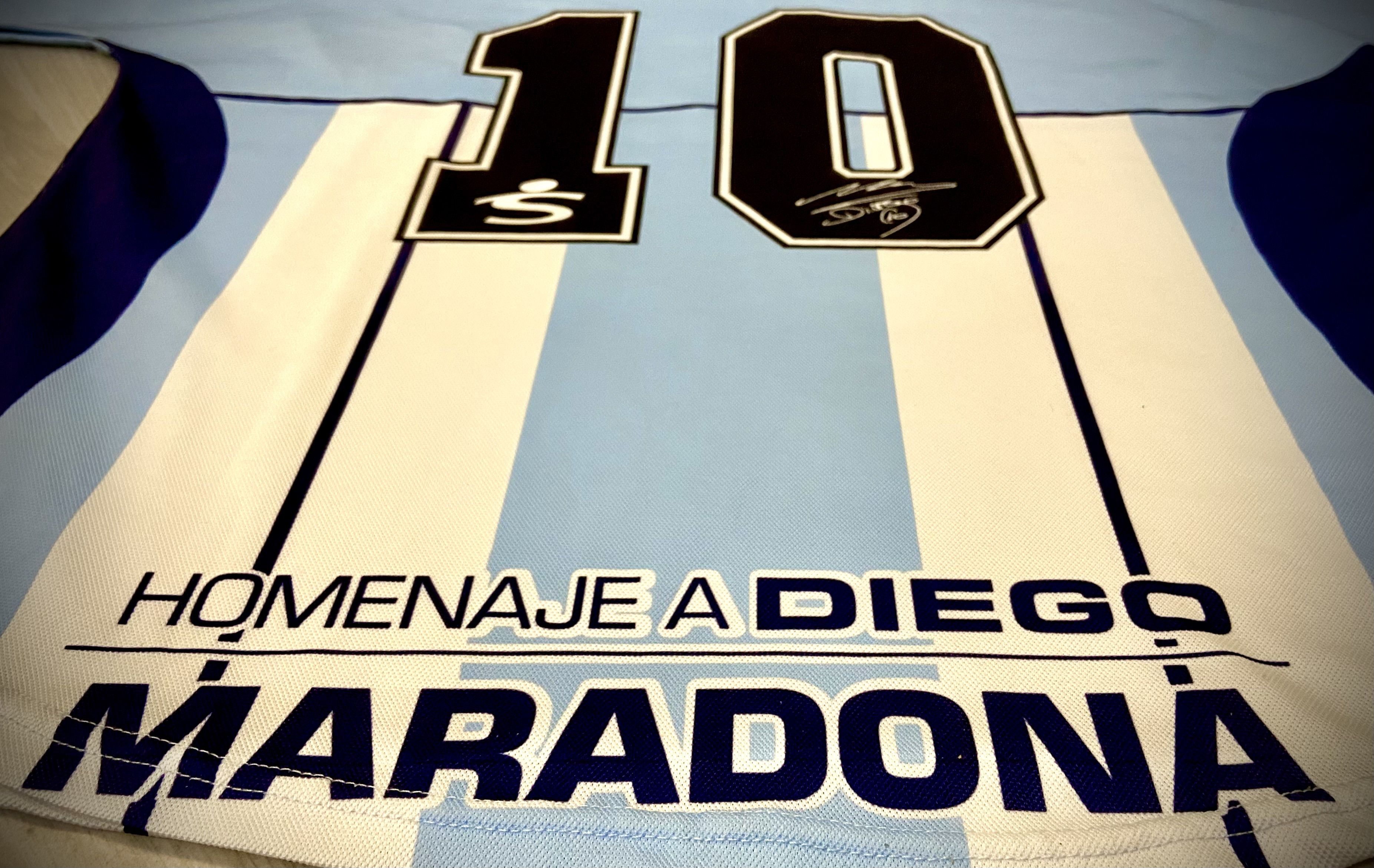 Fila "Diego Maradona Tribute Jersey by Fila - Number 10 Design Size US S / EU 44-46 / 1 - 11 Thumbnail