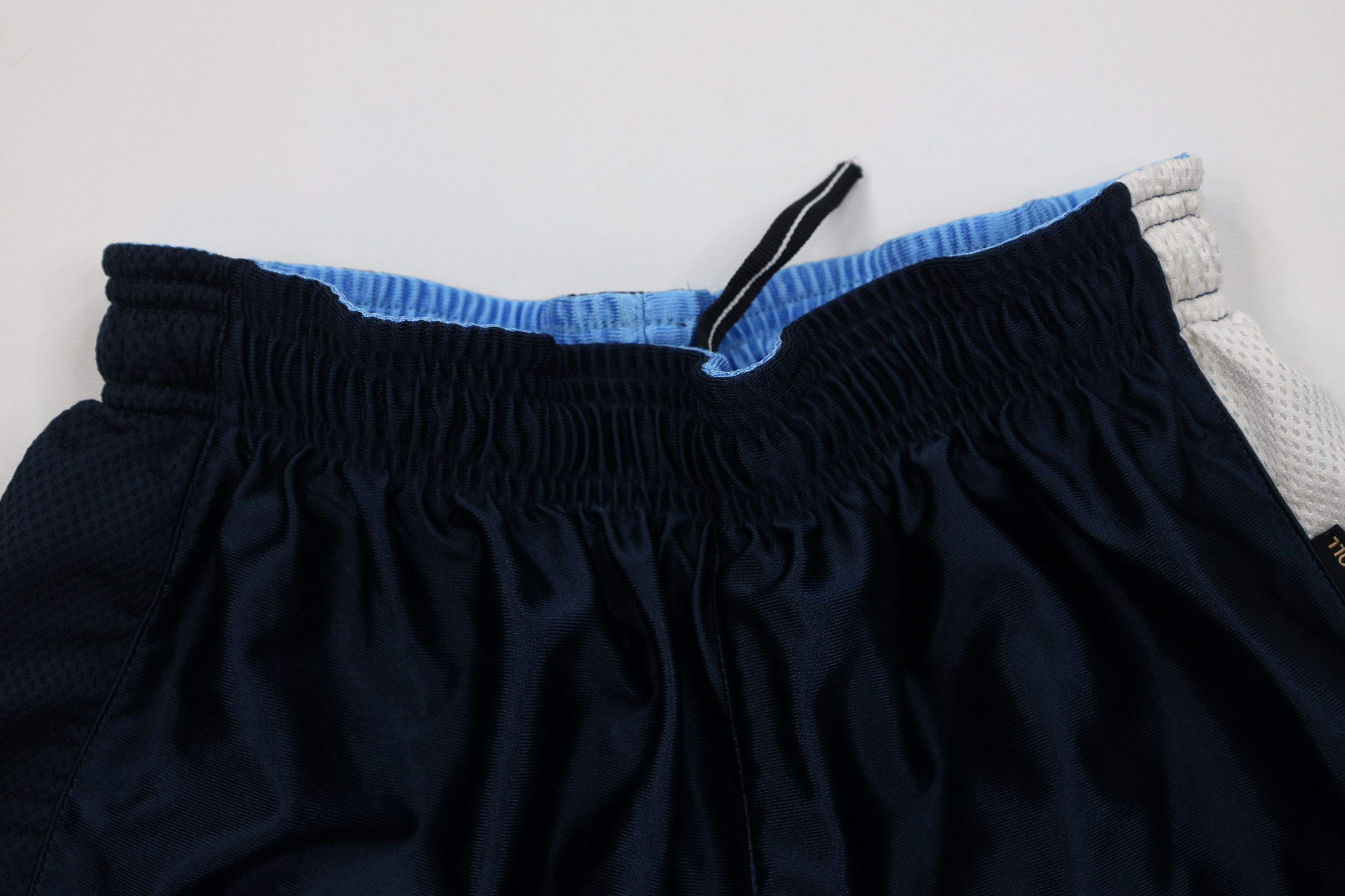 Nike Vintage 90s Y2K Nike Reversible Silky Basketball Shorts Size 24" / US 00 / IT 34 - 12 Thumbnail