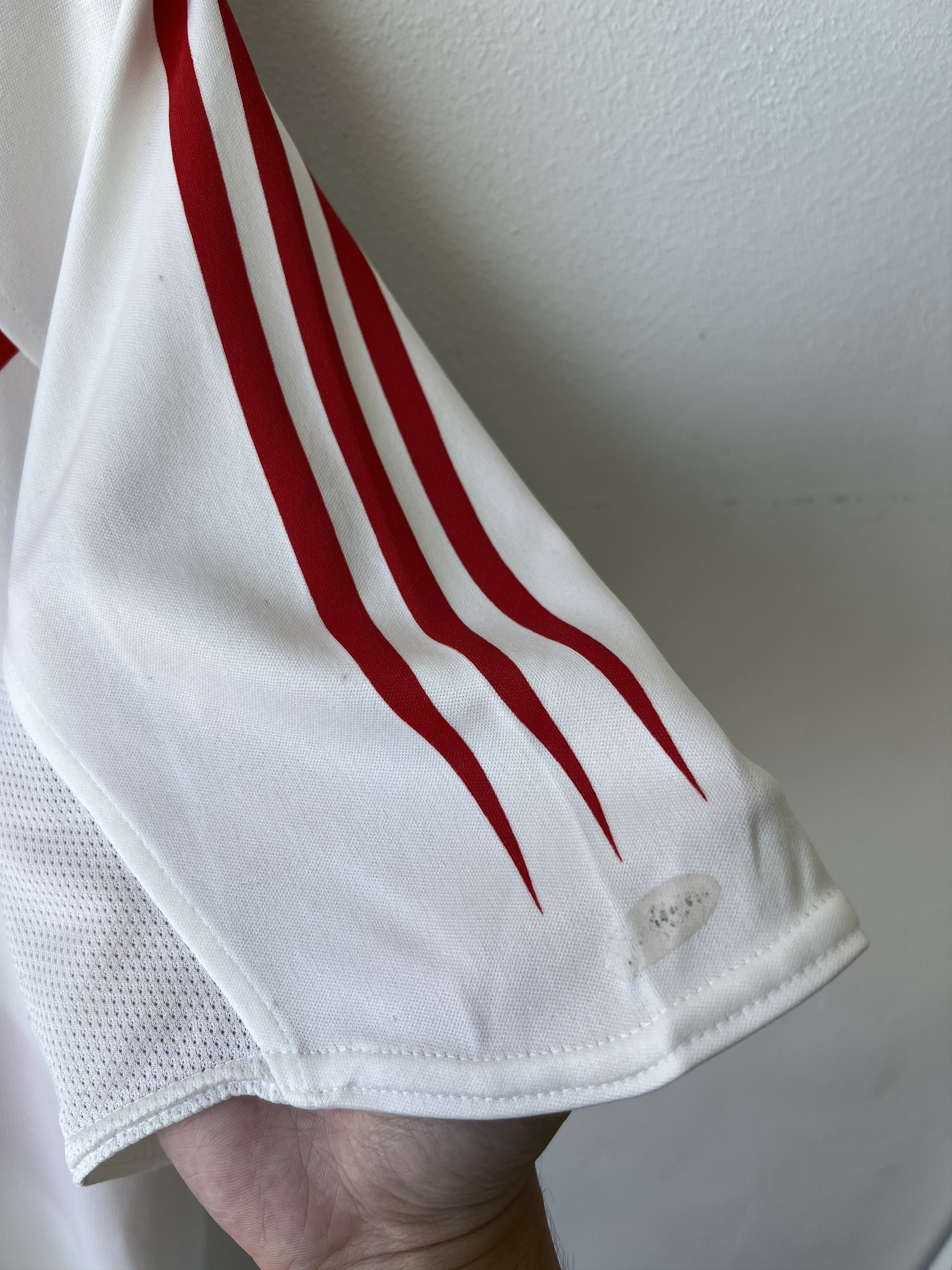 Adidas (M fits L) River Plate 2004-05 Home Kit Salas #11 Size US M / EU 48-50 / 2 - 9 Thumbnail