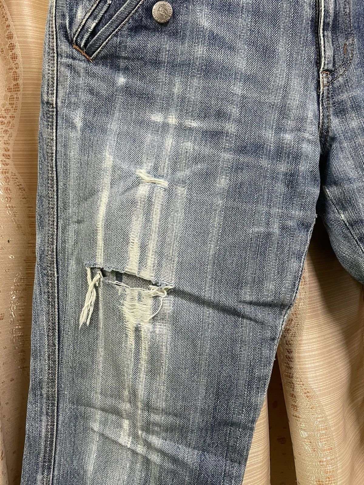 Burberry Burberry Distressed Jeans Size US 31 - 6 Thumbnail