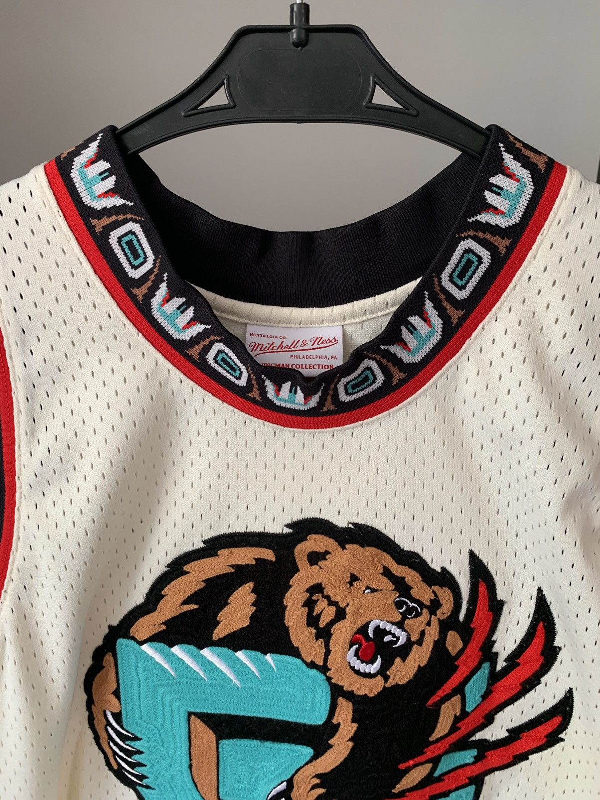 Mitchell & Ness Vancouver Grizzlies Mike Bibby Mitchell & Ness Jersey Size US L / EU 52-54 / 3 - 10 Thumbnail