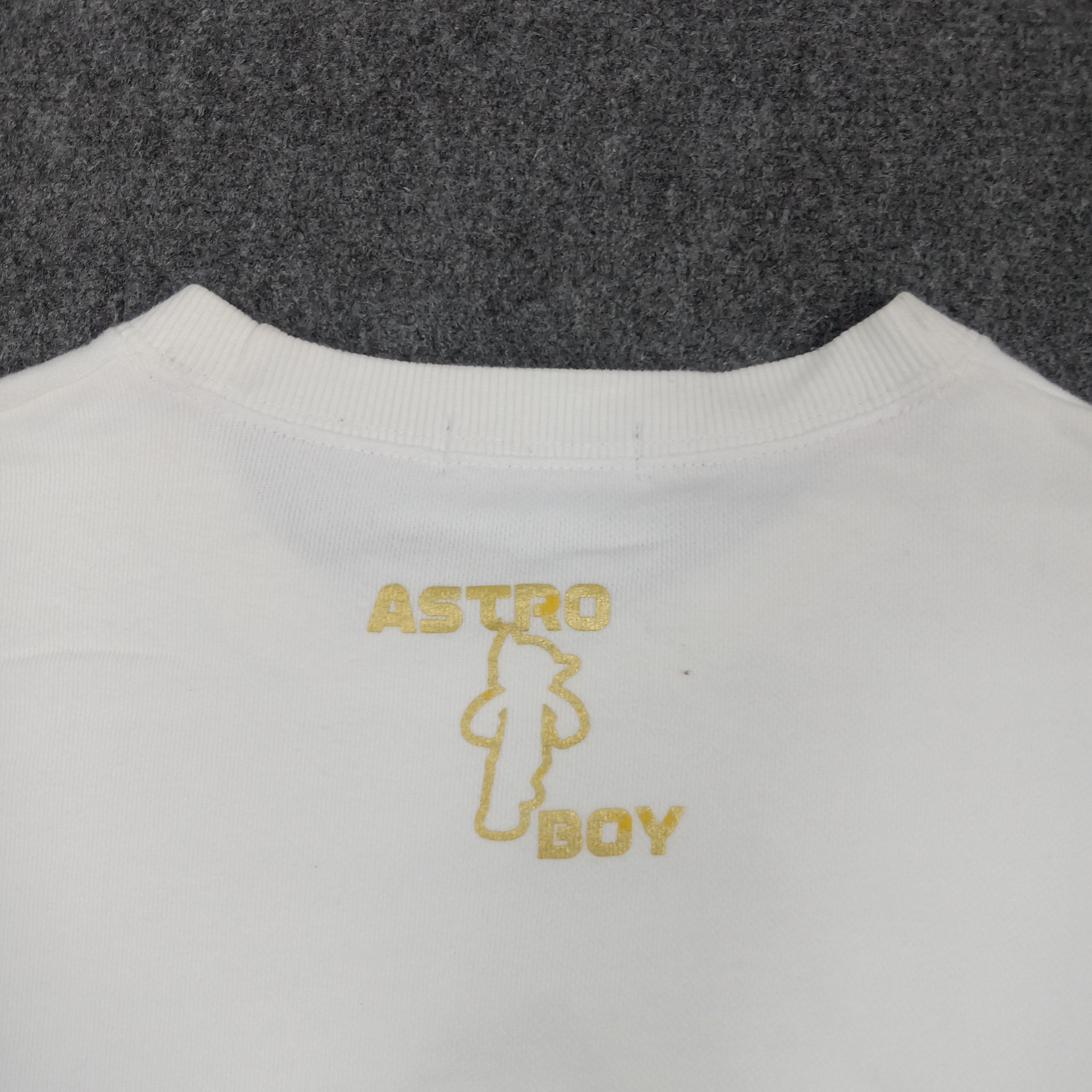 Anime × Vintage Astro Boy Japanese Anime Hologram Sweatshirt Size US M / EU 48-50 / 2 - 5 Thumbnail